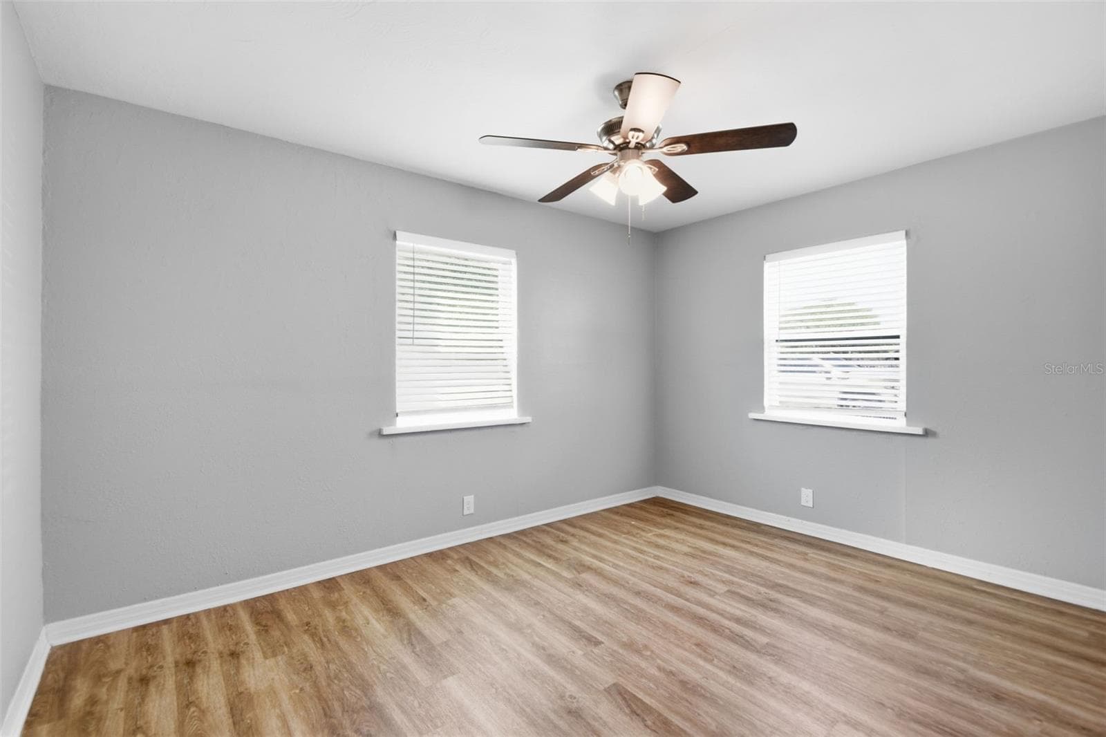 Single Family Residence at 833 61ST AVE NE, ST PETERSBURG, photo 24 of 42