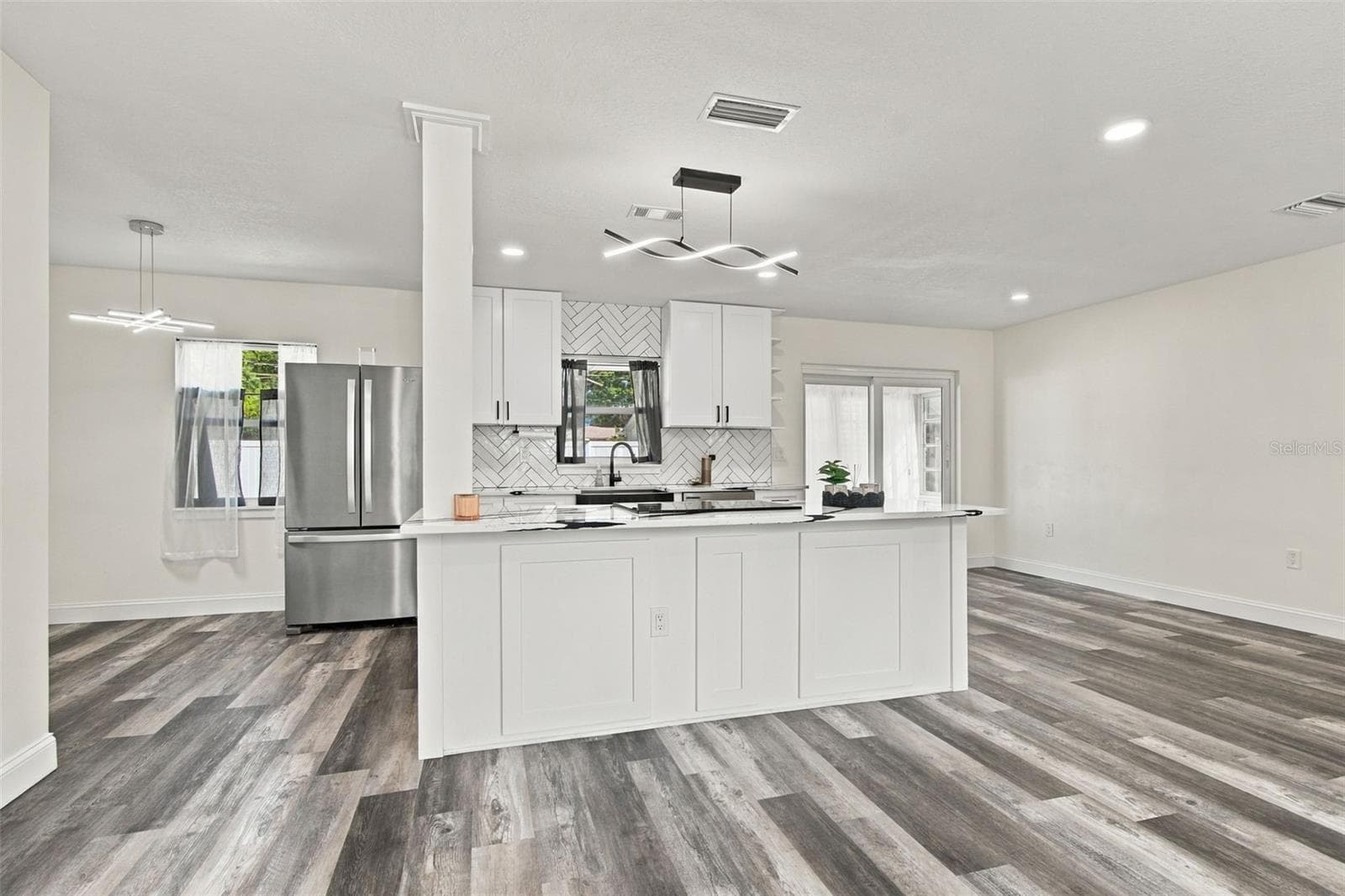 Single Family Residence at 936 LYNDHURST ST, DUNEDIN, photo 12 of 72