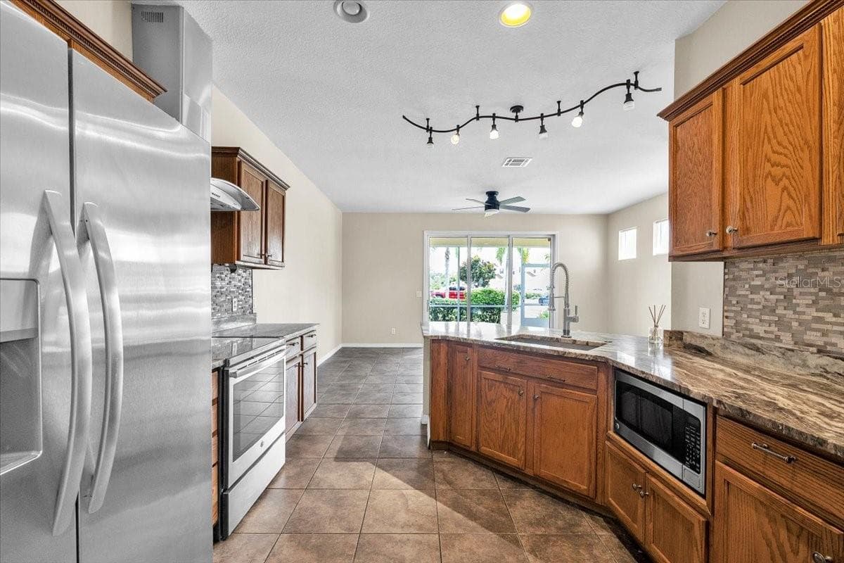Townhouse at 2332 ROSEWOOD LN, NORTH PORT, photo 10 of 36