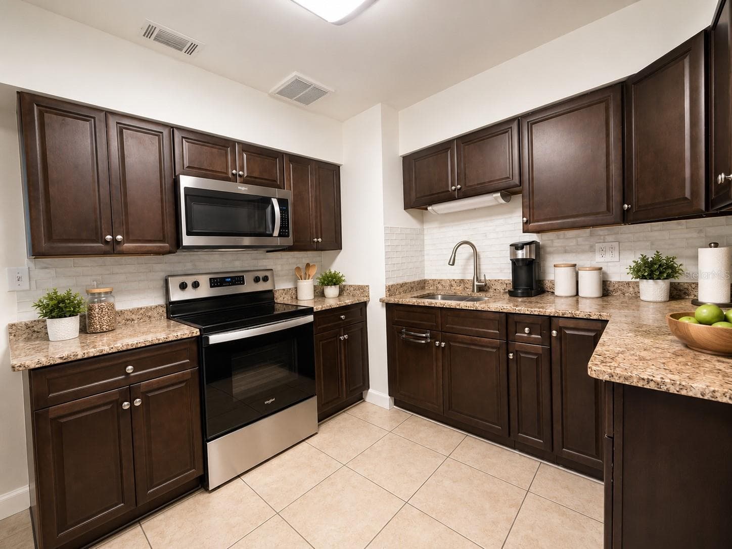 Single Family Residence at 105 MARGARET ST, AUBURNDALE, photo 2 of 23