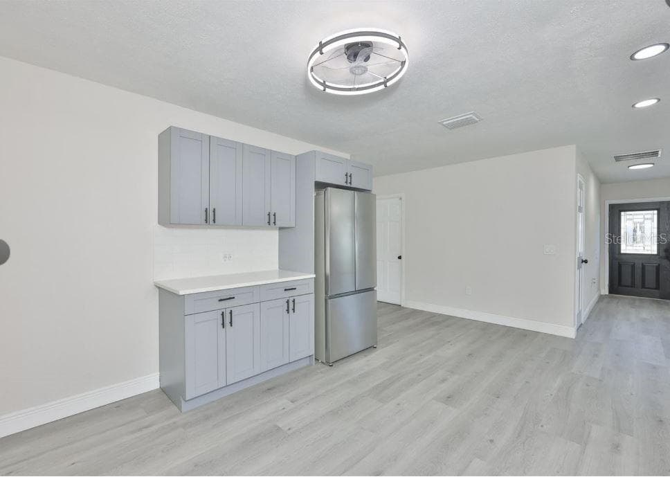Single Family Residence at 614 HUNTINGTON ST, BRANDON, photo 10 of 42