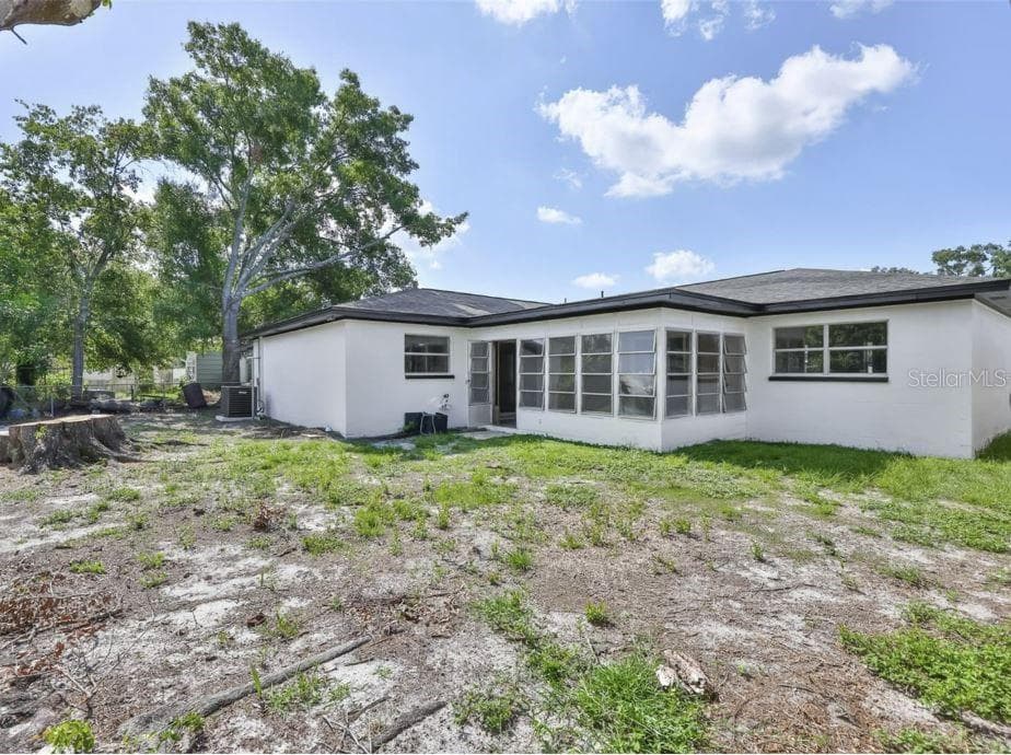 Single Family Residence at 614 HUNTINGTON ST, BRANDON, photo 38 of 42