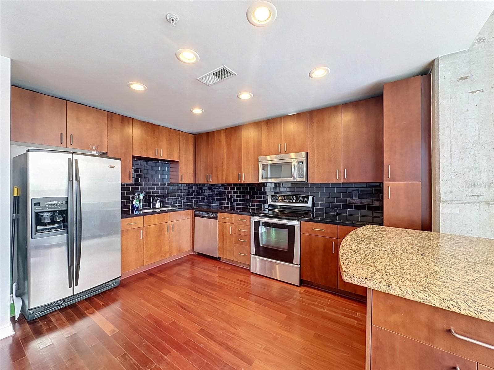 Condominium at 155 S COURT AVE #1009, ORLANDO, photo 9 of 31