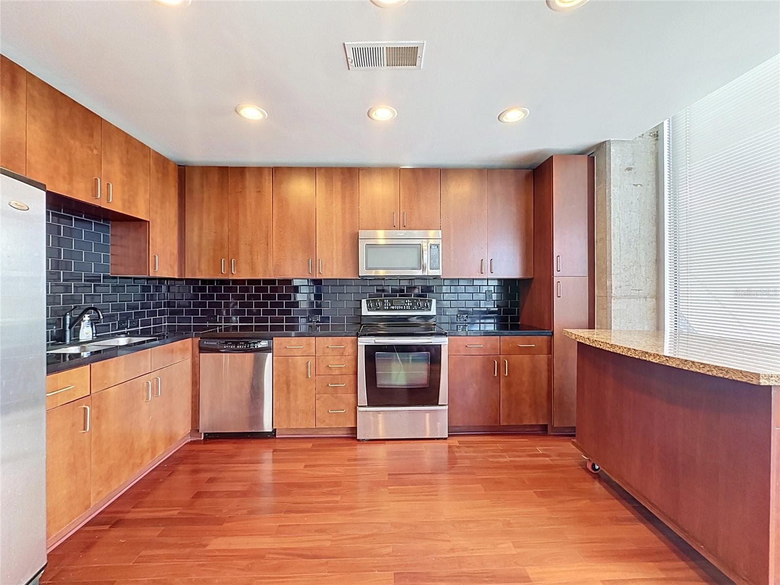Condominium at 155 S COURT AVE #1009, ORLANDO, photo 10 of 31