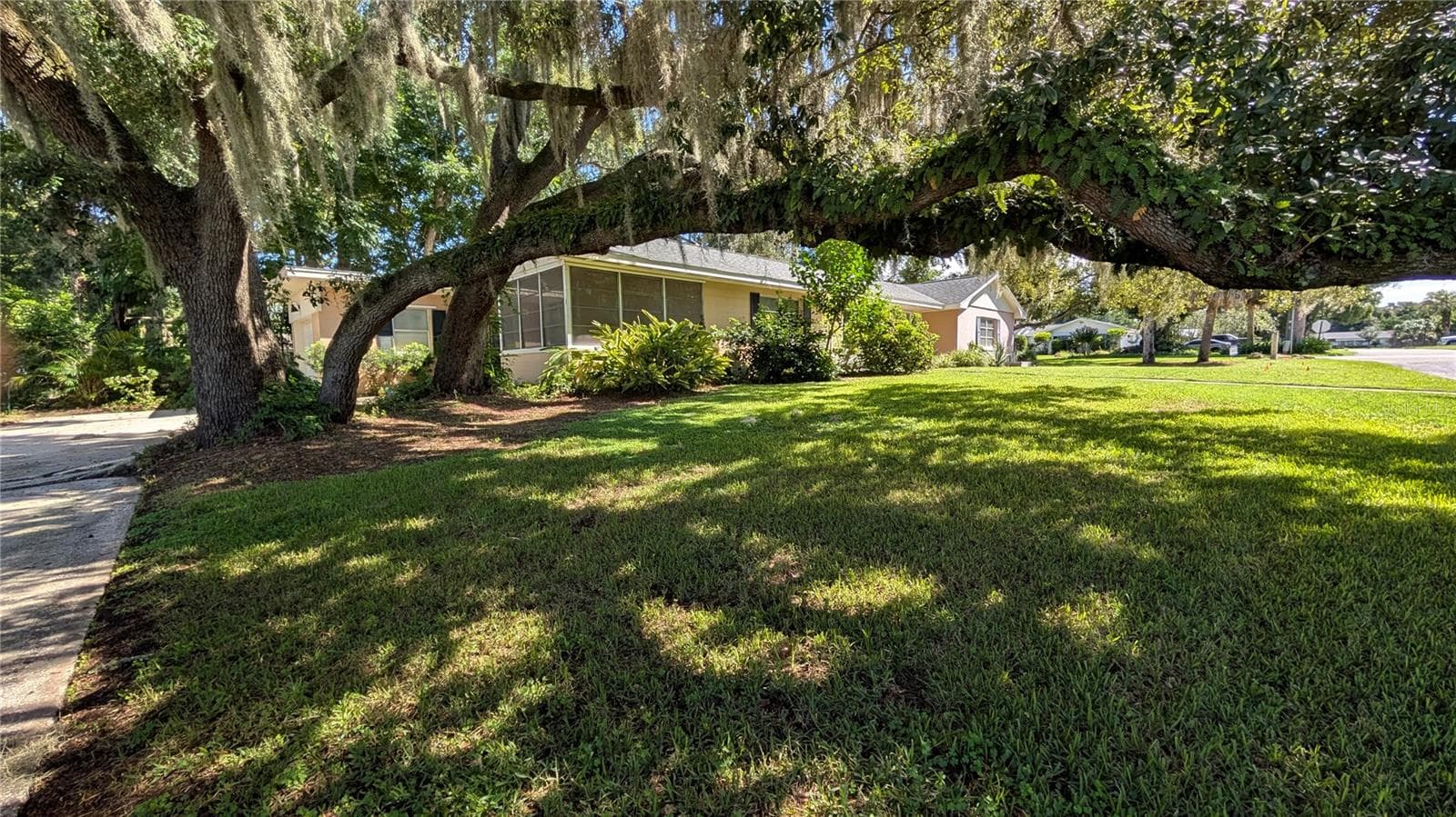Single Family Residence at 2469 BROADVUE AVE, EUSTIS, photo 2 of 17