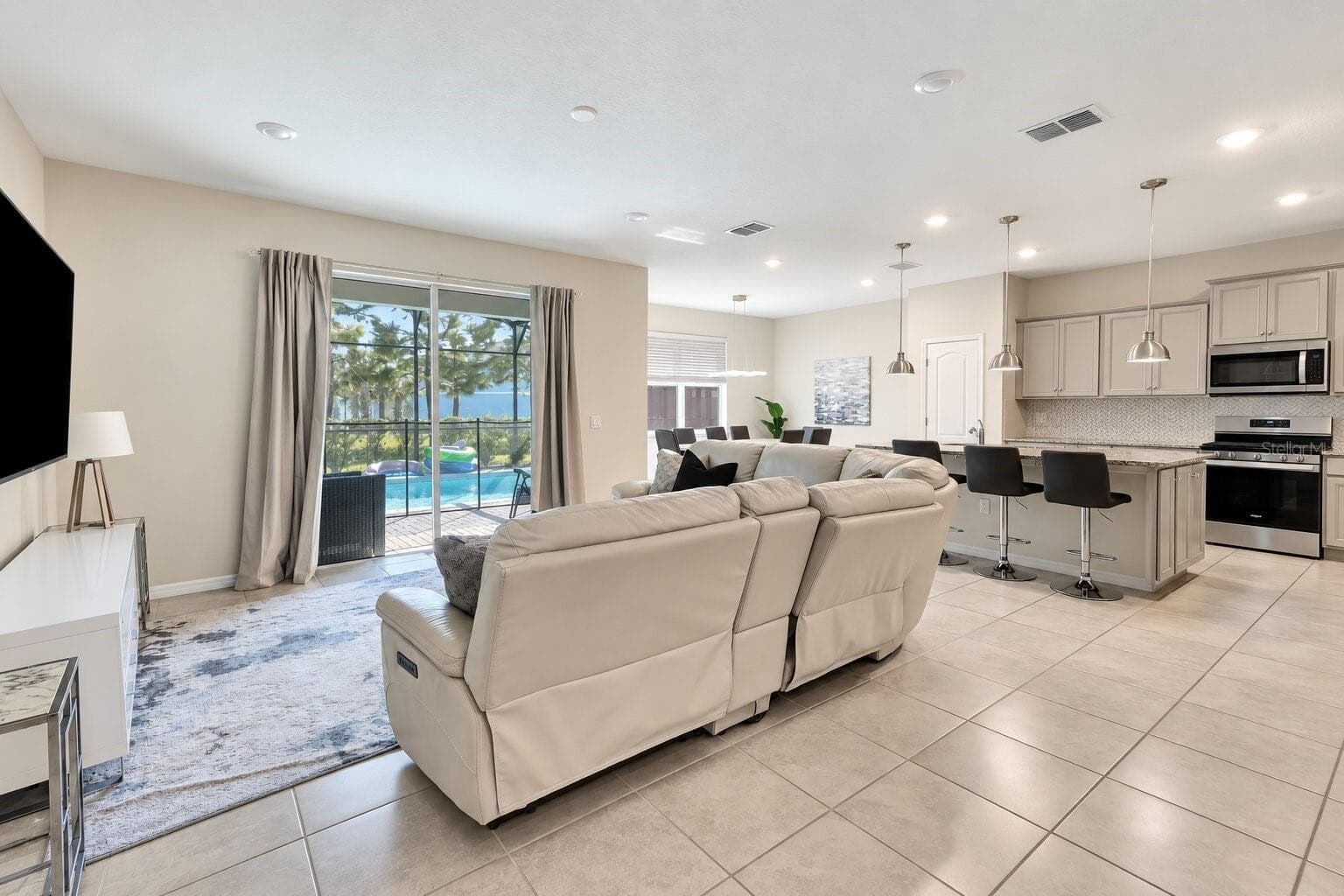 Living Room - 7312 OAKMOSS LOOP, DAVENPORT