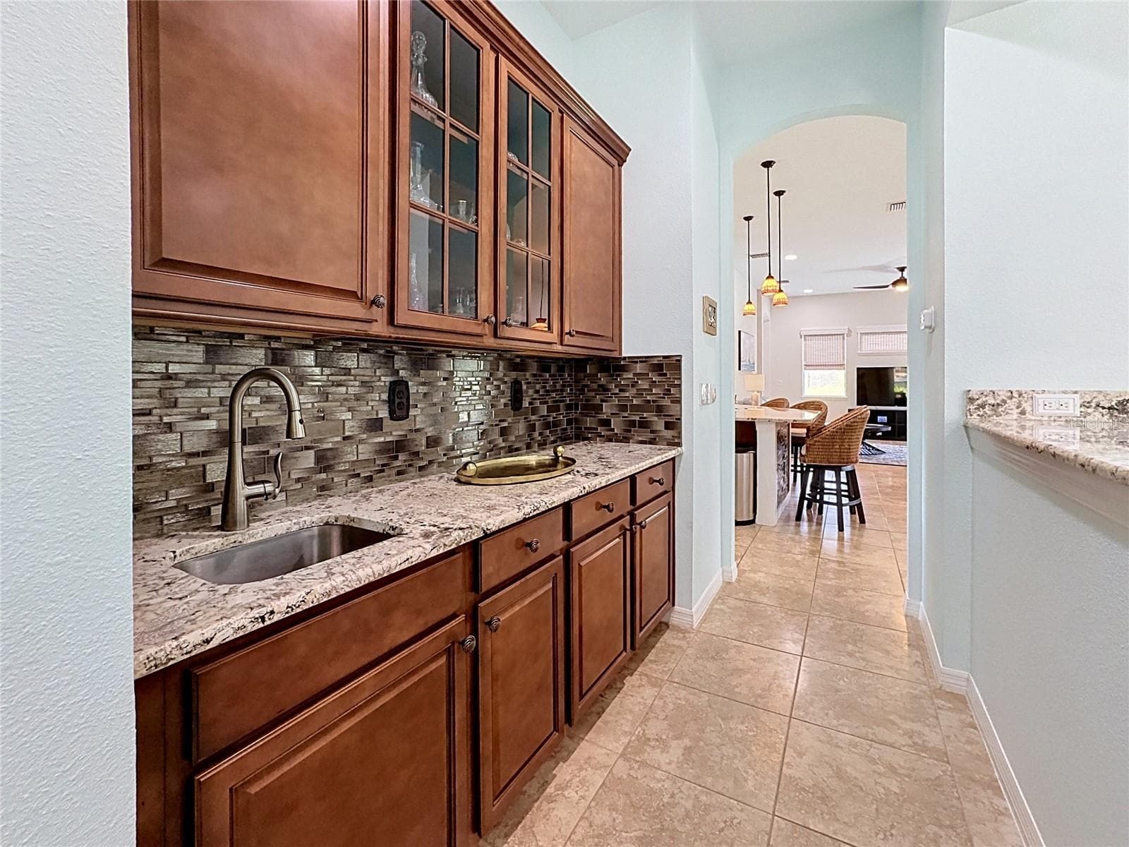 Wet Bar for Entertaining - 210 166TH ST NE, BRADENTON