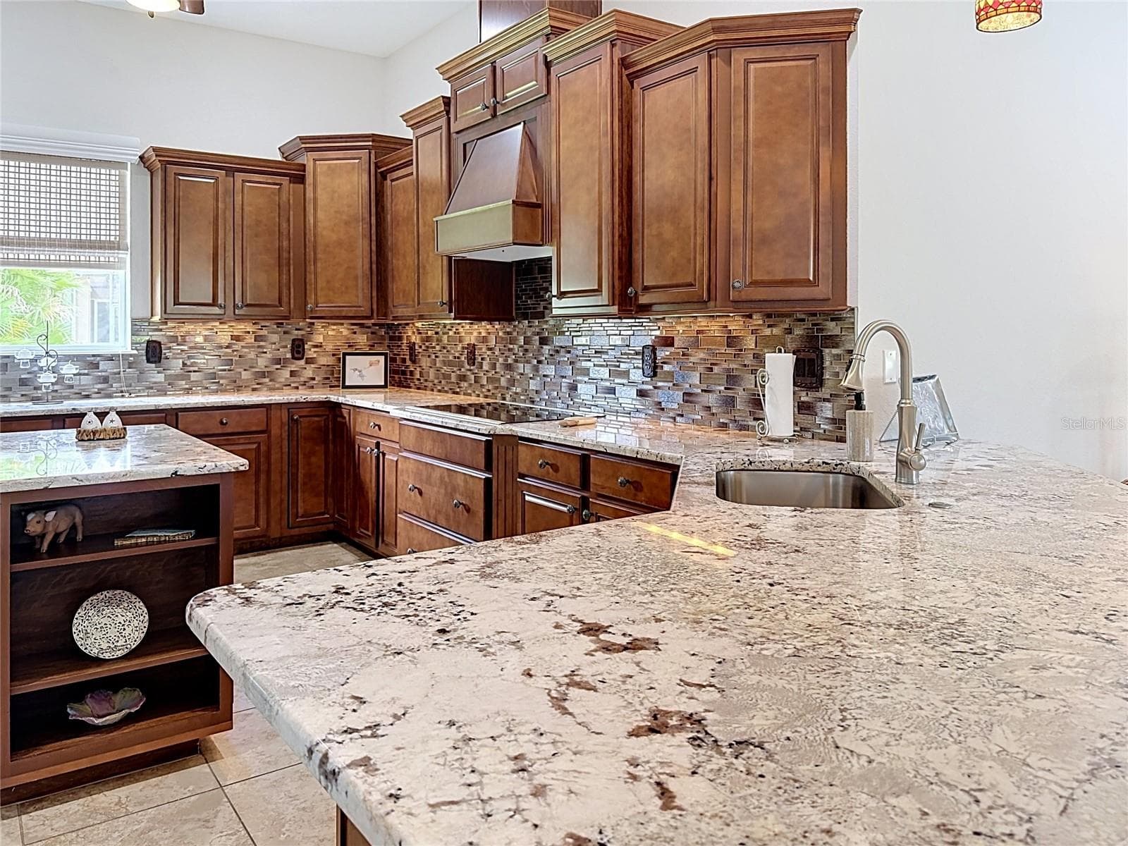 Upgraded Gorgeous Granite - 210 166TH ST NE, BRADENTON