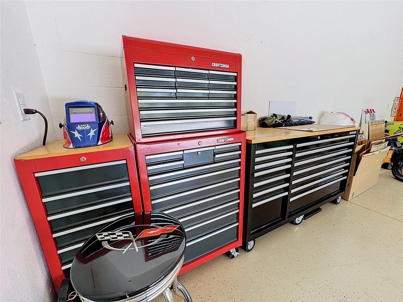 Calling all Car lovers!! Perfect garage to work in - 210 166TH ST NE, BRADENTON