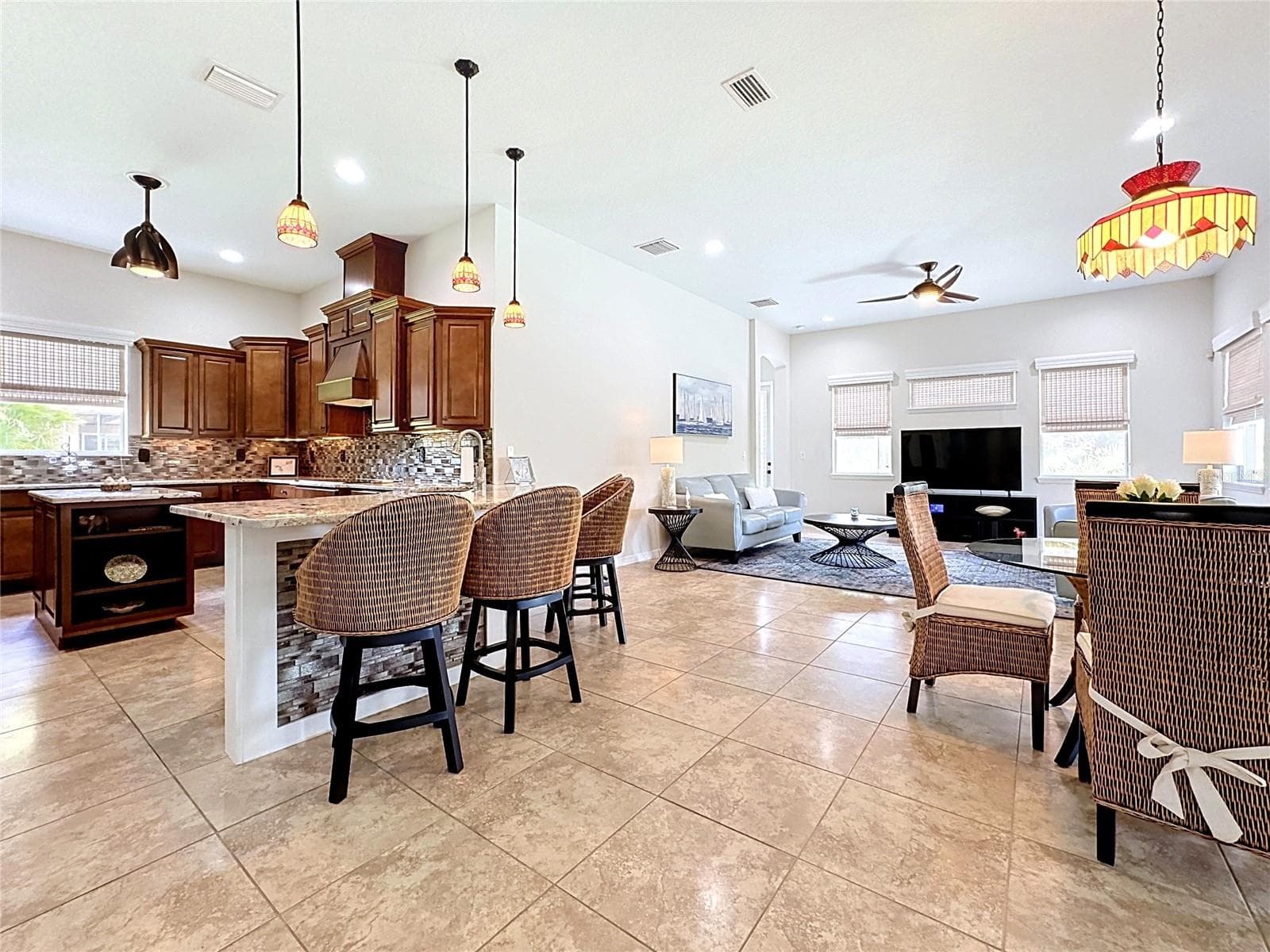 Chef's kitchen w/ great Family Rm. - 210 166TH ST NE, BRADENTON