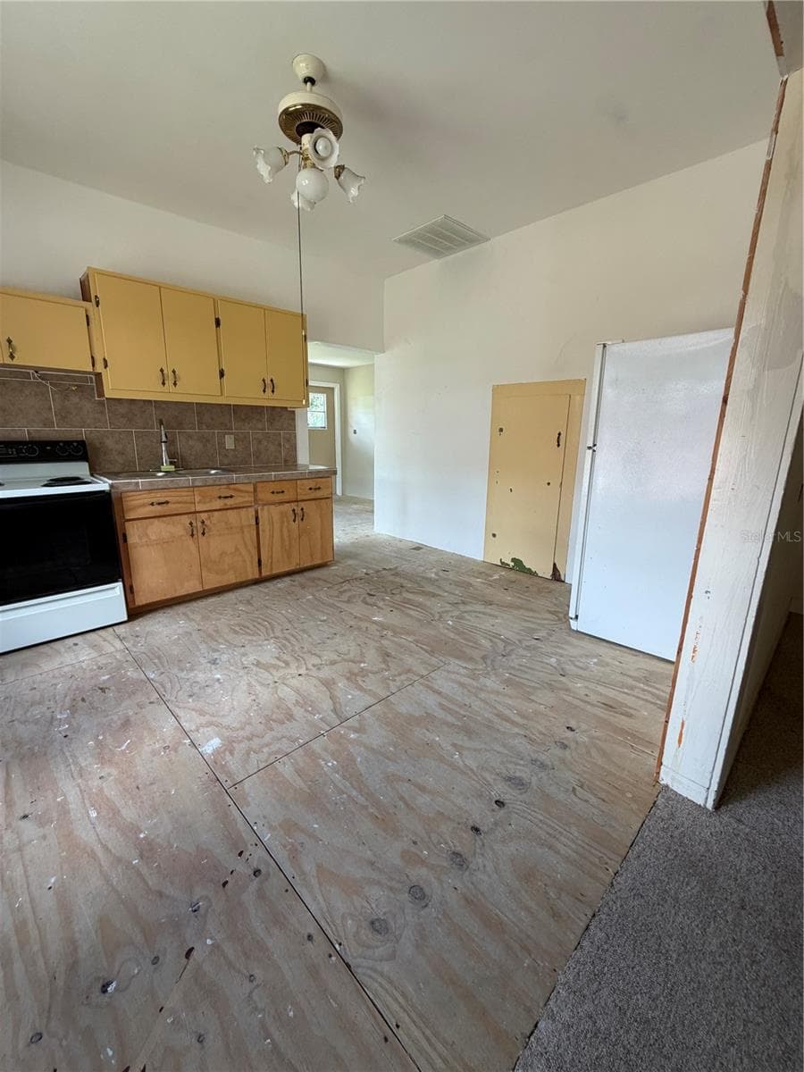 Single Family Residence at 146 N HERNANDO AVE, ARCADIA, photo 8 of 33