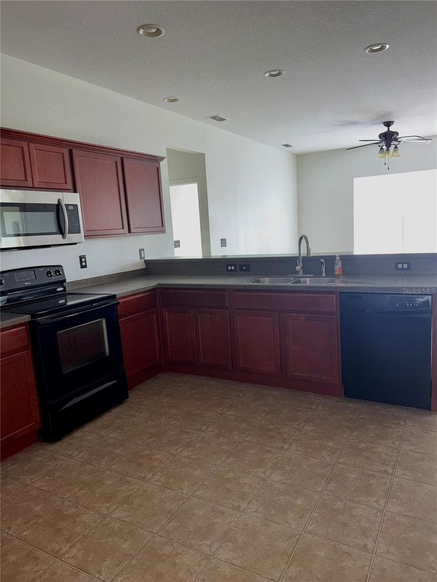 Single Family Residence at 520 HIGHLAND MEADOWS AVE, DAVENPORT, photo 12 of 37