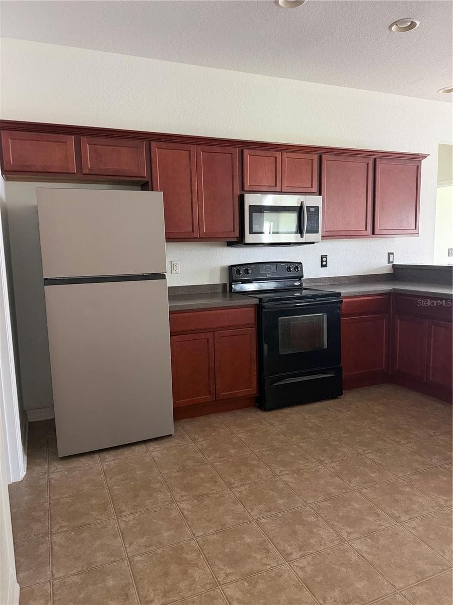 Single Family Residence at 520 HIGHLAND MEADOWS AVE, DAVENPORT, photo 16 of 37