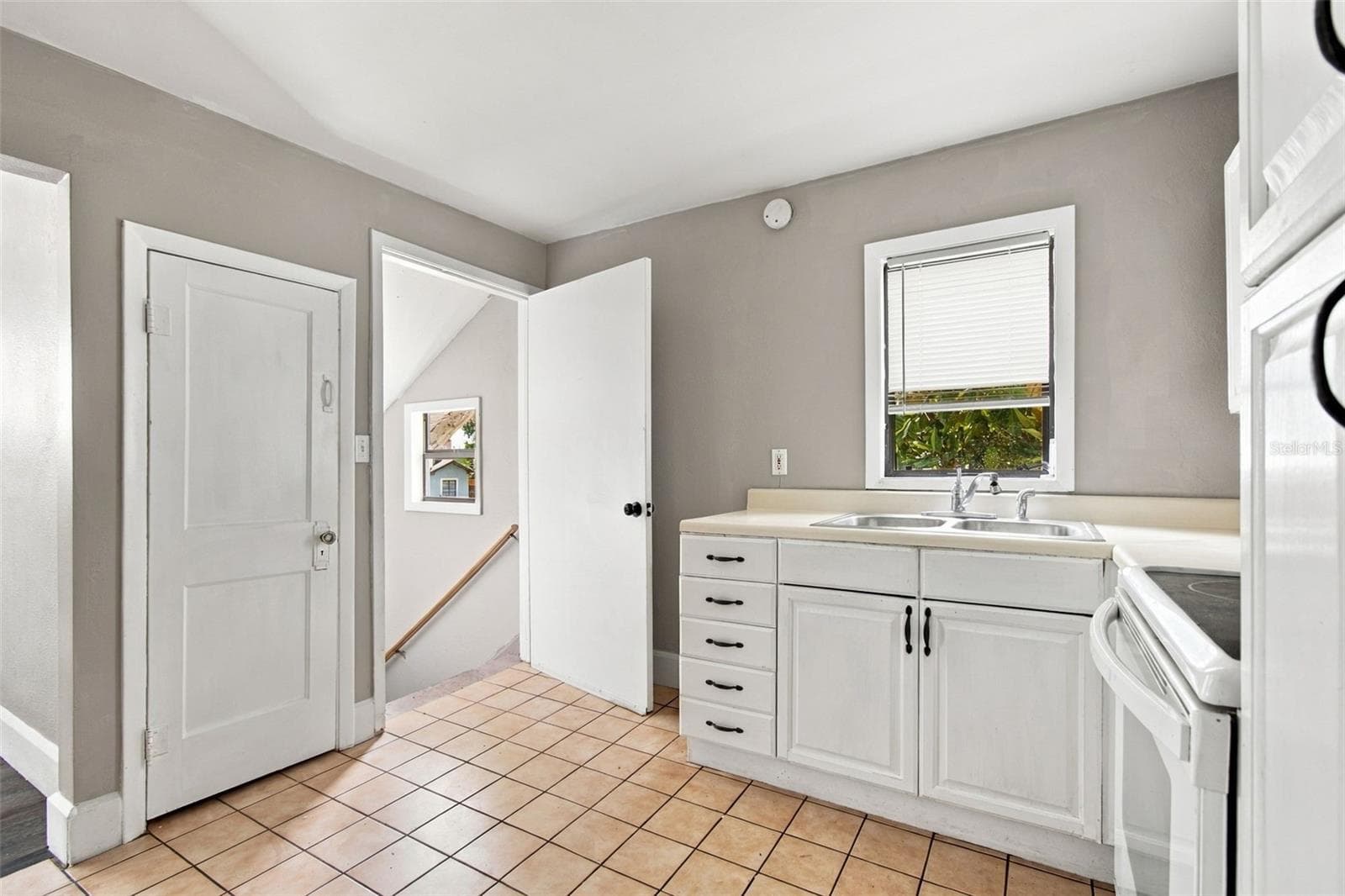 Unit B - 2501 57TH PL N, ST PETERSBURG