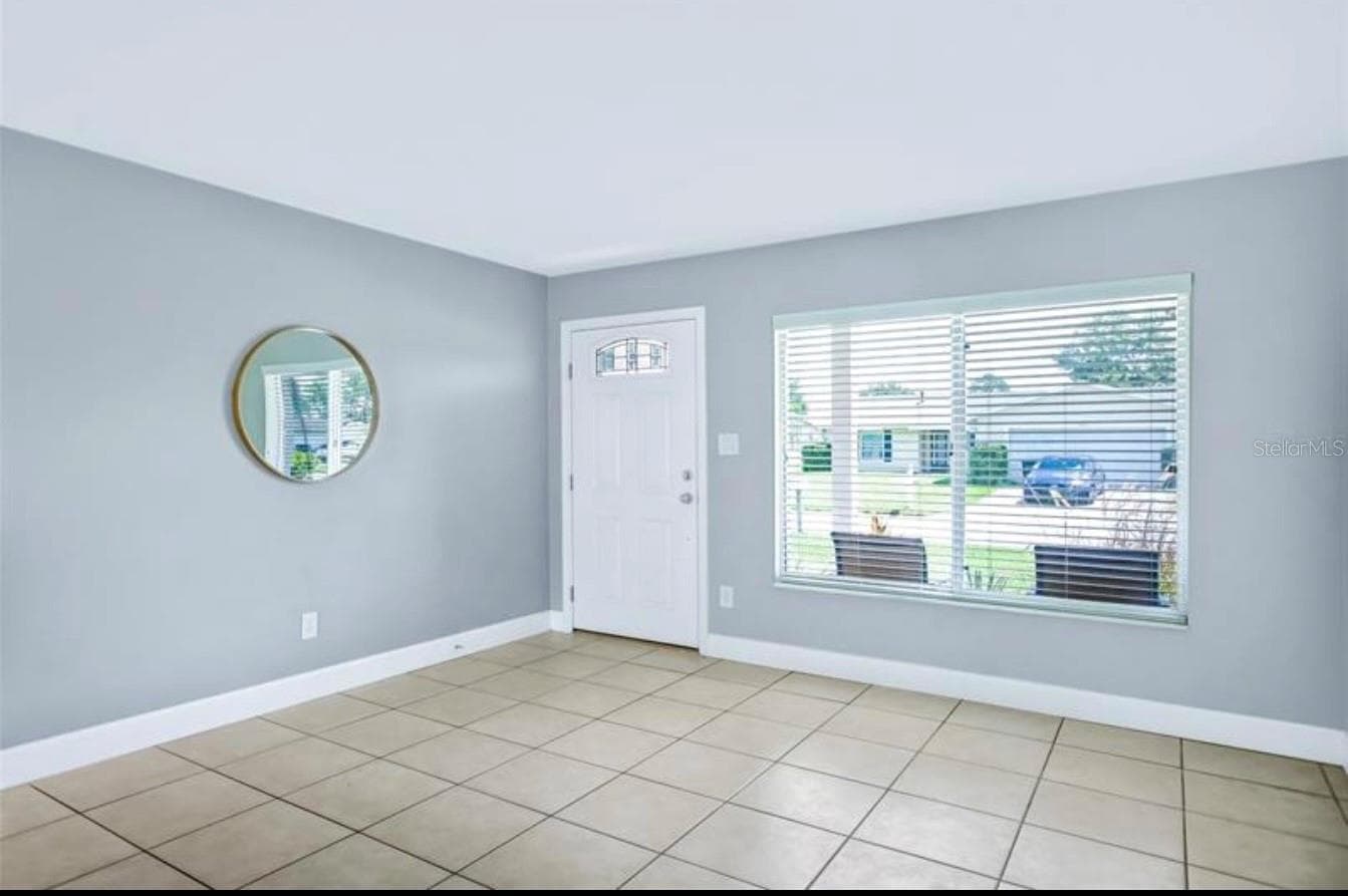 Single Family Residence at 10526 LINGER LN, ORLANDO, photo 6 of 9