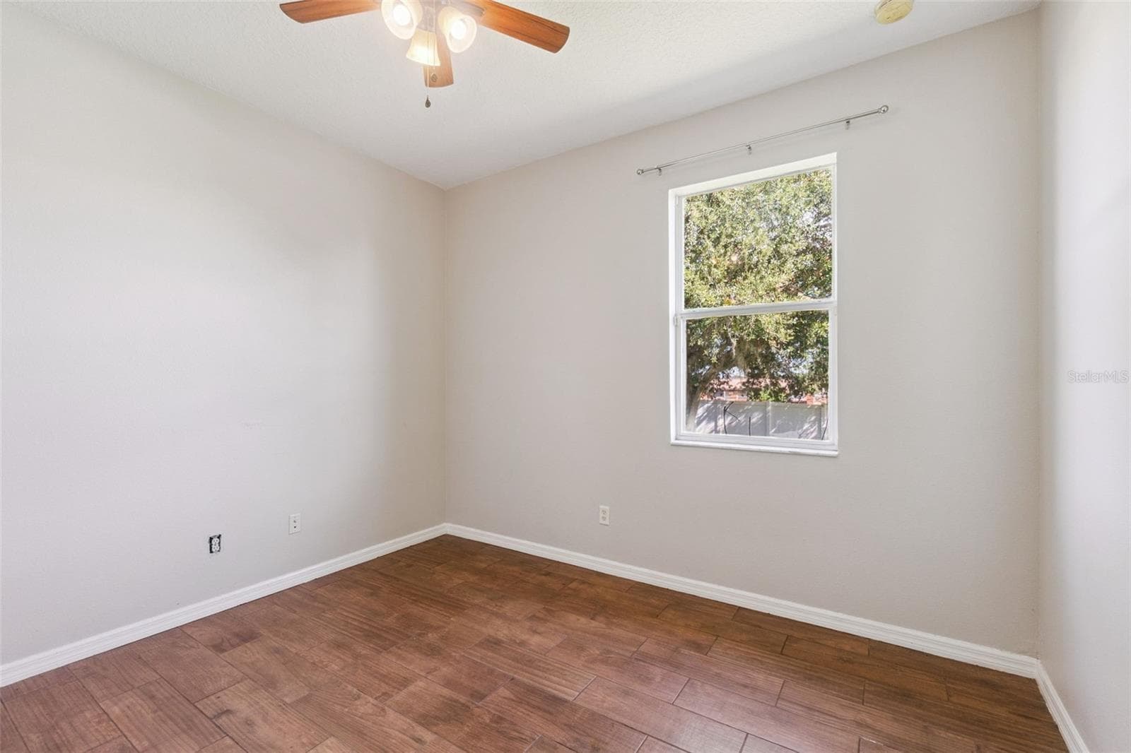 Single Family Residence at 2600 HOLLOW LN, LEESBURG, photo 18 of 33