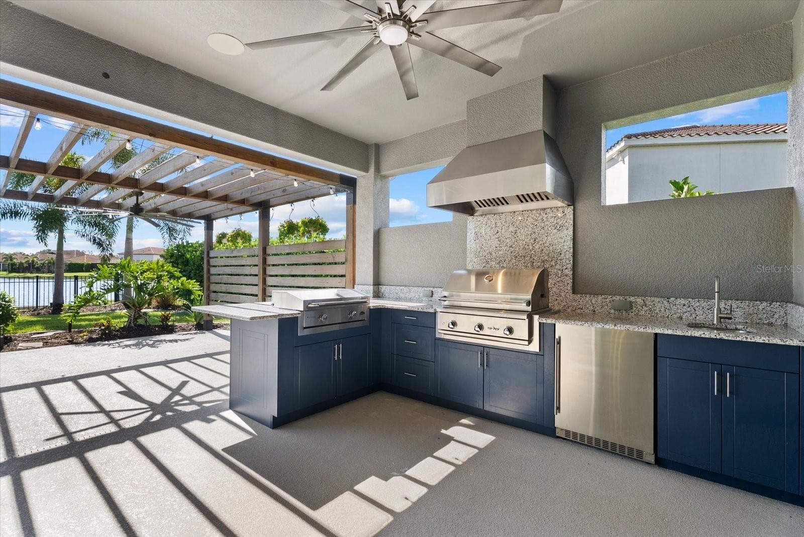 Covered patio with outdoor kitchen - 3536 BIG SKY WAY, BRADENTON
