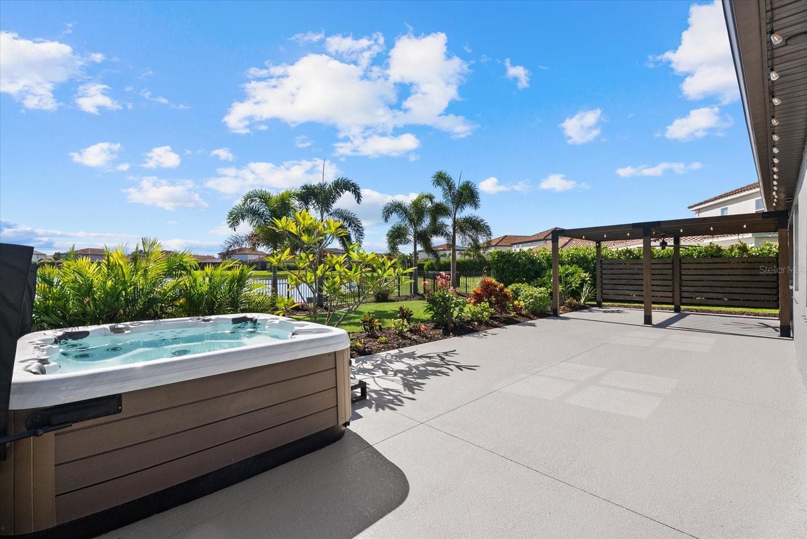 Large patio with hot tub - 3536 BIG SKY WAY, BRADENTON