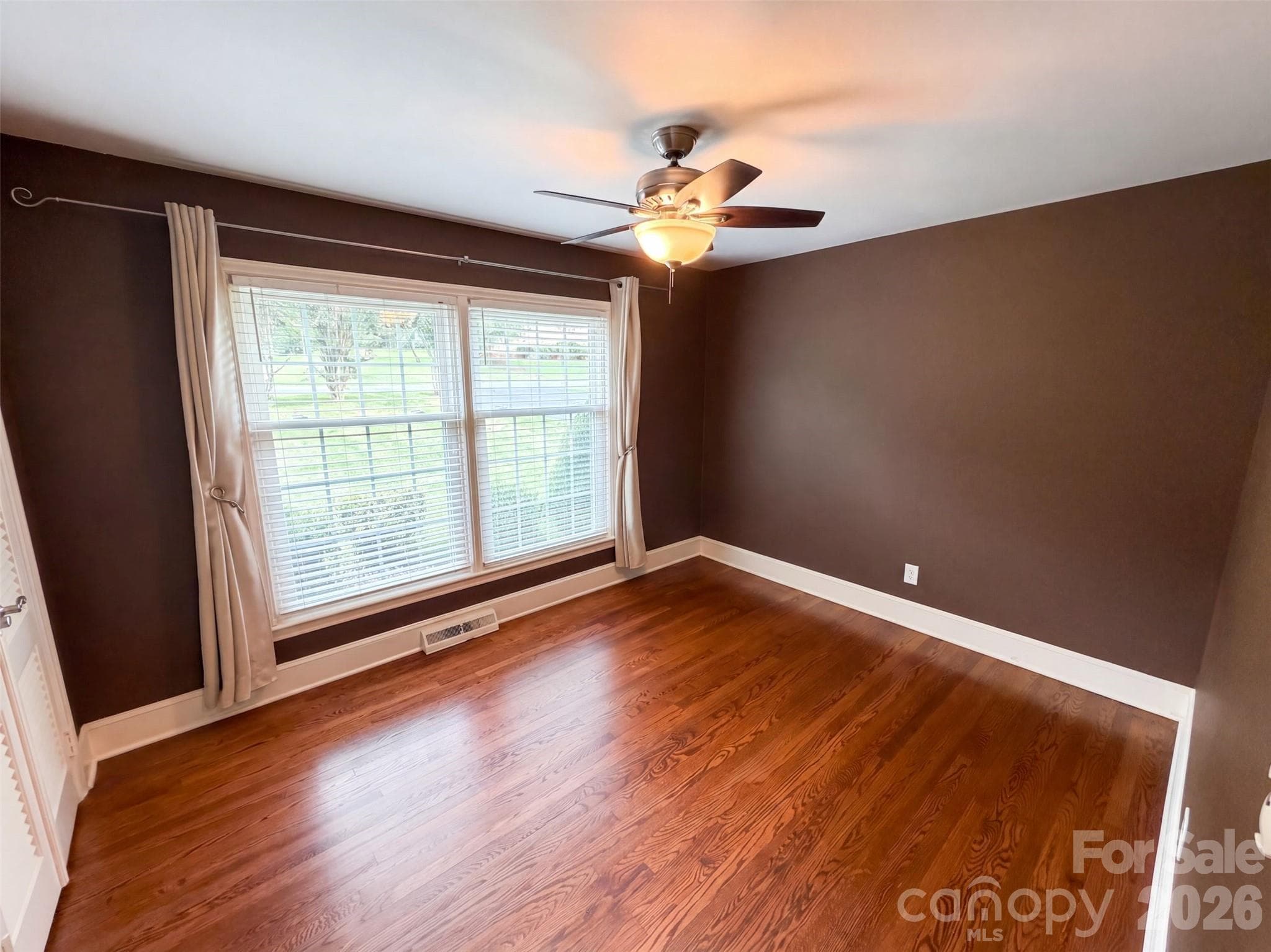 Single Family Residence at 1527 Burnley Road, Charlotte, photo 4 of 28