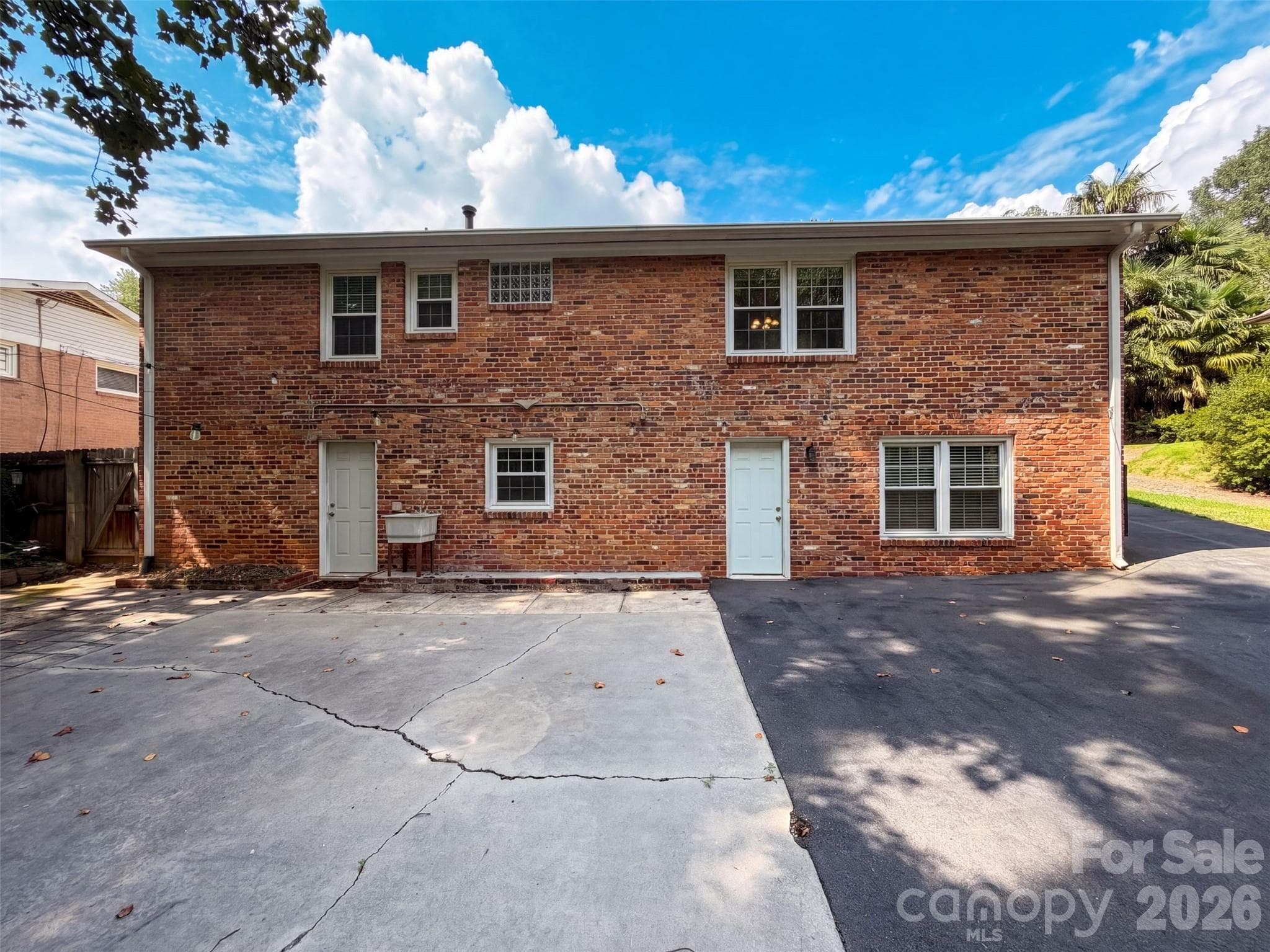Single Family Residence at 1527 Burnley Road, Charlotte, photo 6 of 28