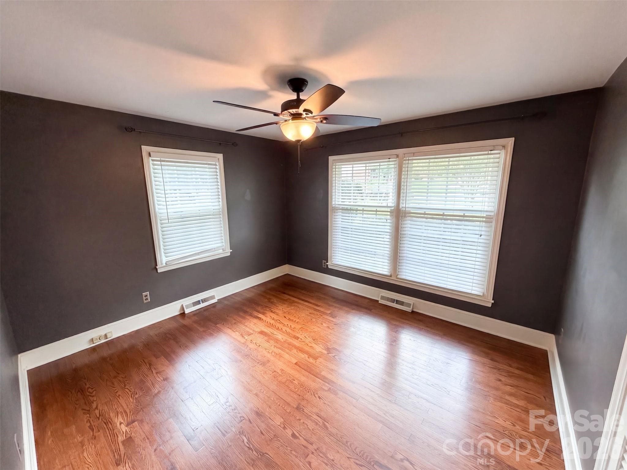 Single Family Residence at 1527 Burnley Road, Charlotte, photo 8 of 28
