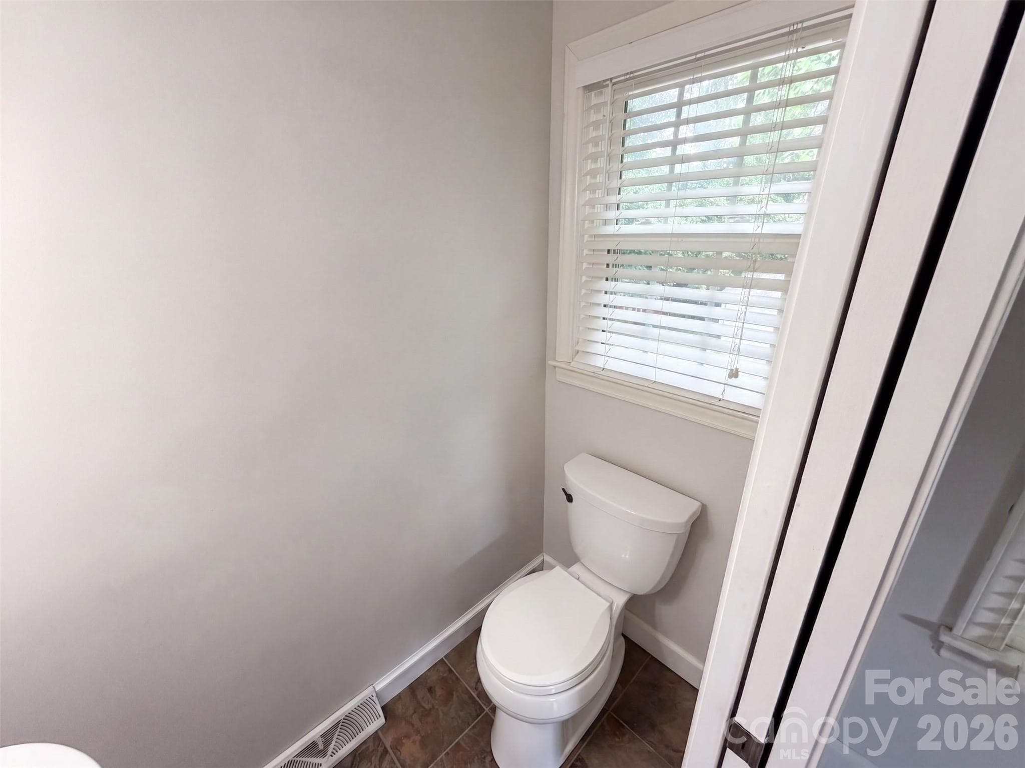 Single Family Residence at 1527 Burnley Road, Charlotte, photo 11 of 28
