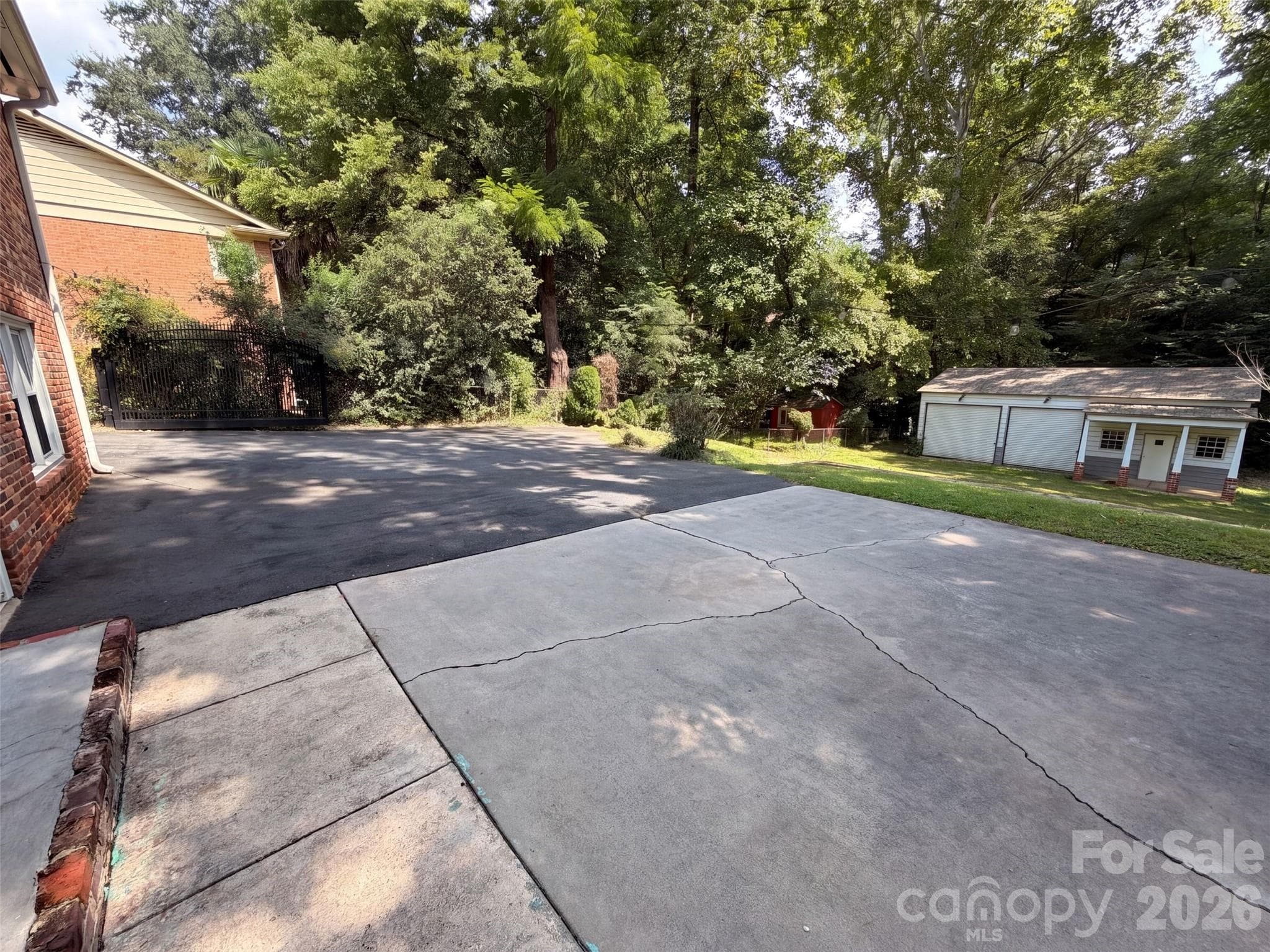 Single Family Residence at 1527 Burnley Road, Charlotte, photo 24 of 28