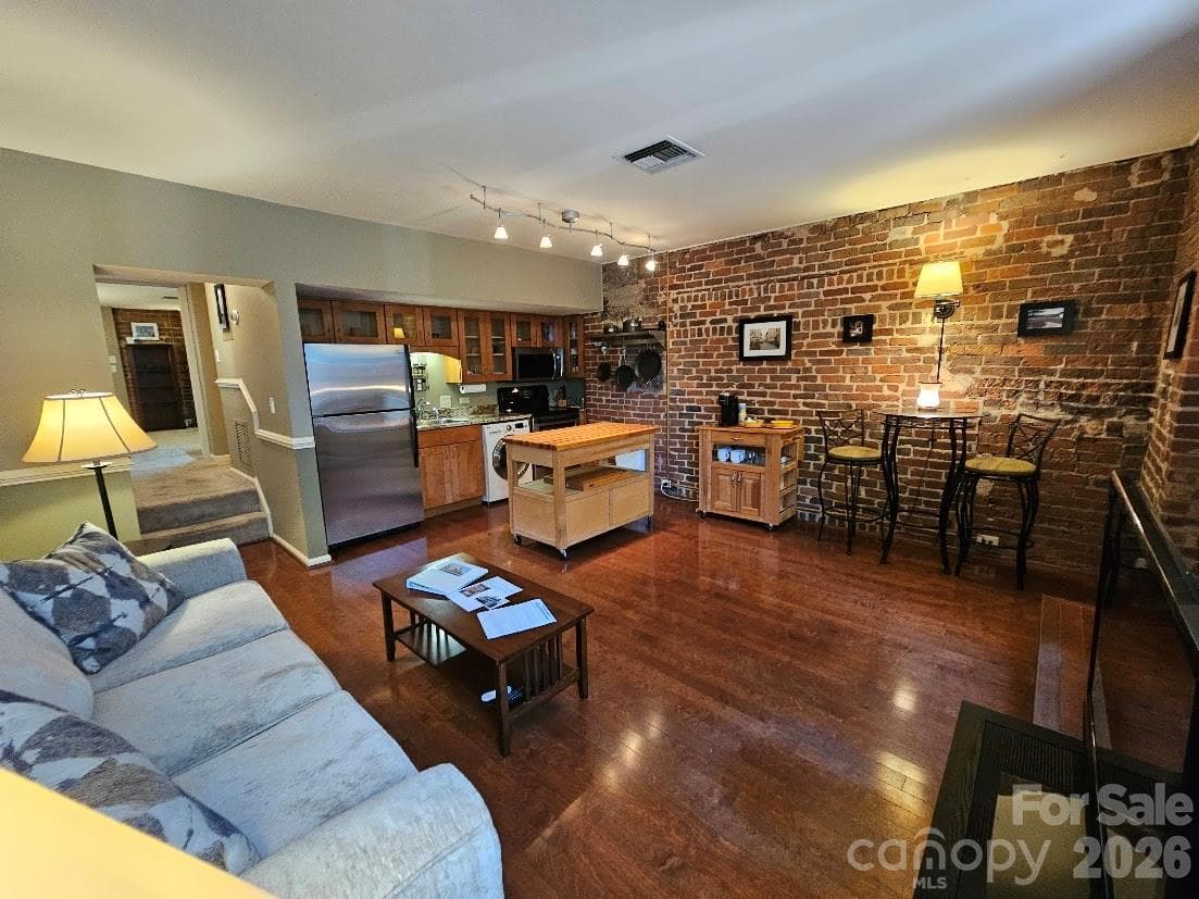 Single Family Residence at 229 N Poplar Street, Charlotte, photo 4 of 14
