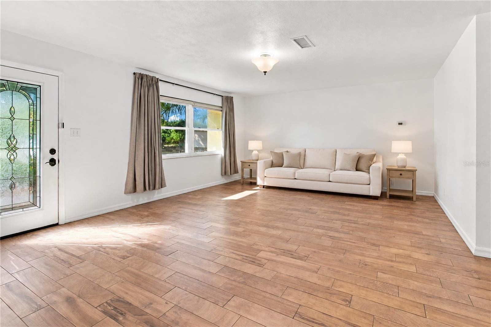 Single Family Residence at 1126 CARMELLA CIR, SARASOTA, photo 6 of 35