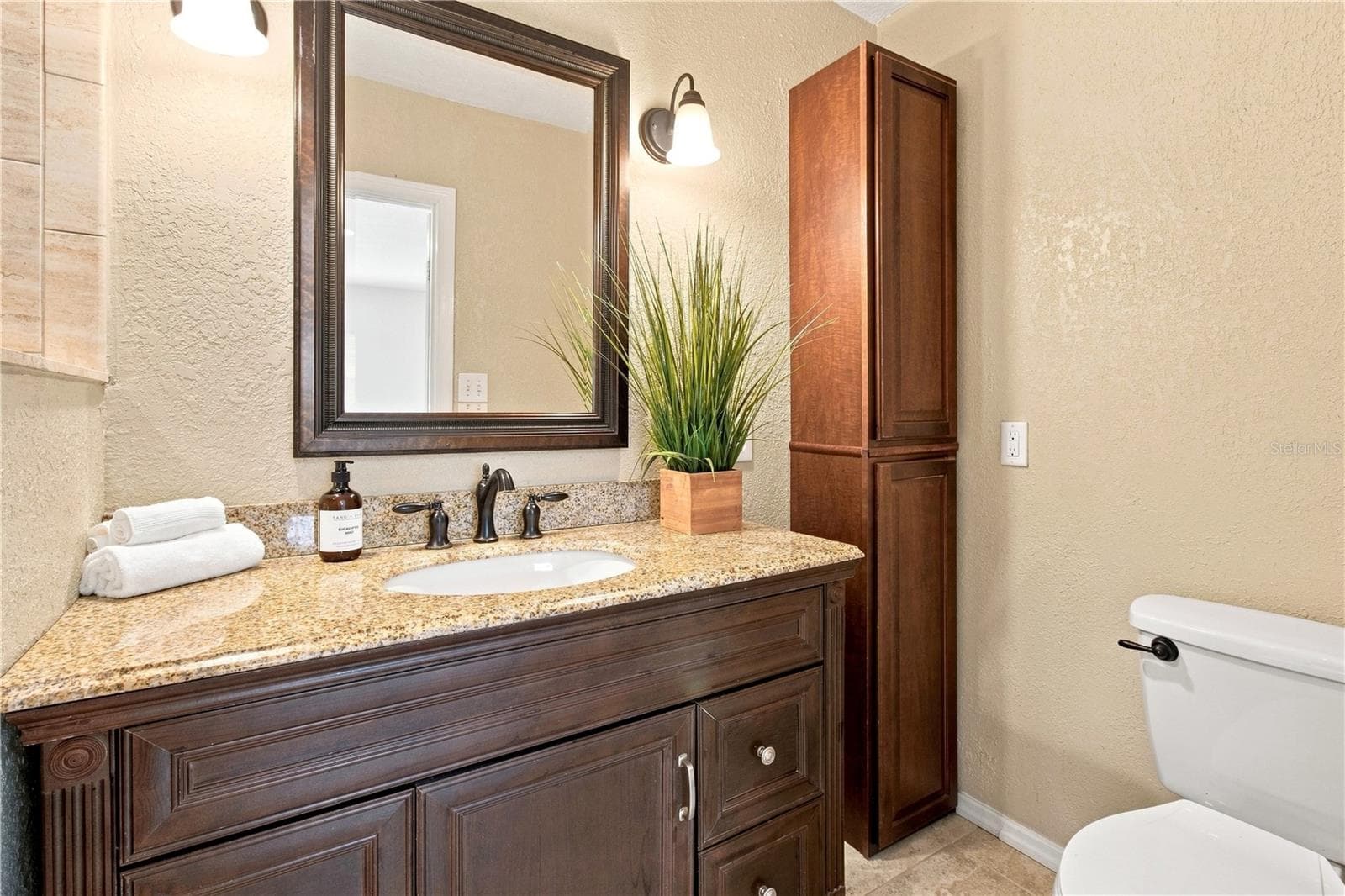 Ensuite Bath - 1126 CARMELLA CIR, SARASOTA