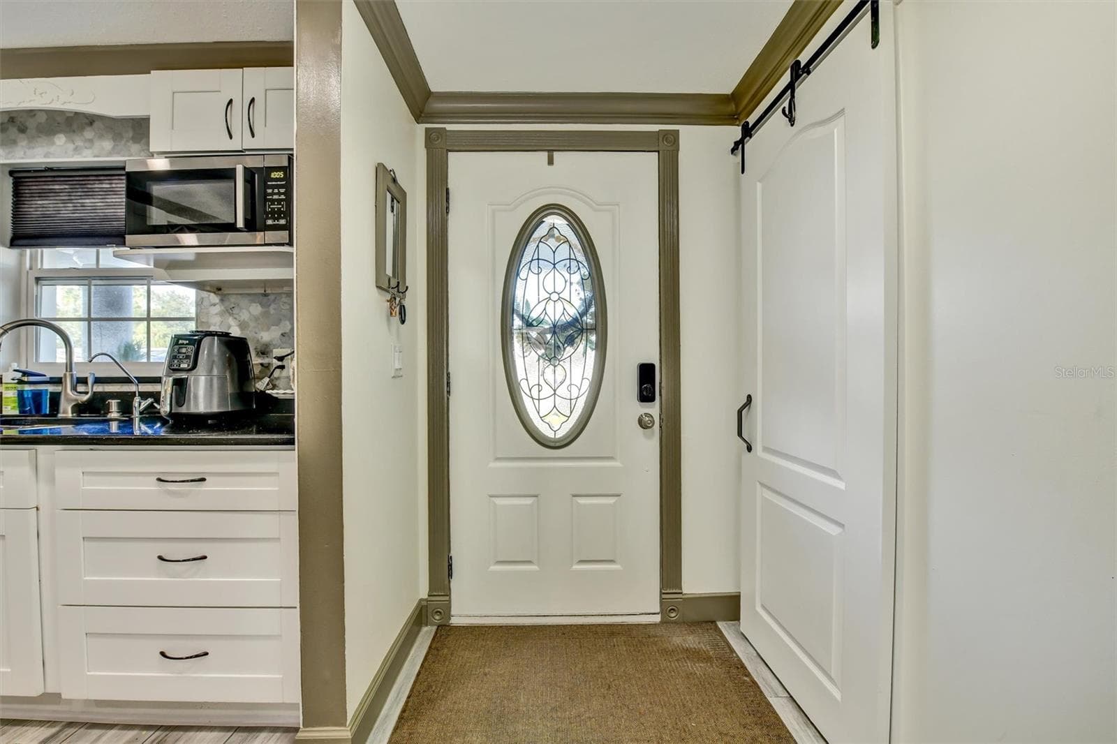 Single Family Residence at 8845 AUBURN WAY, TAMPA, photo 6 of 40