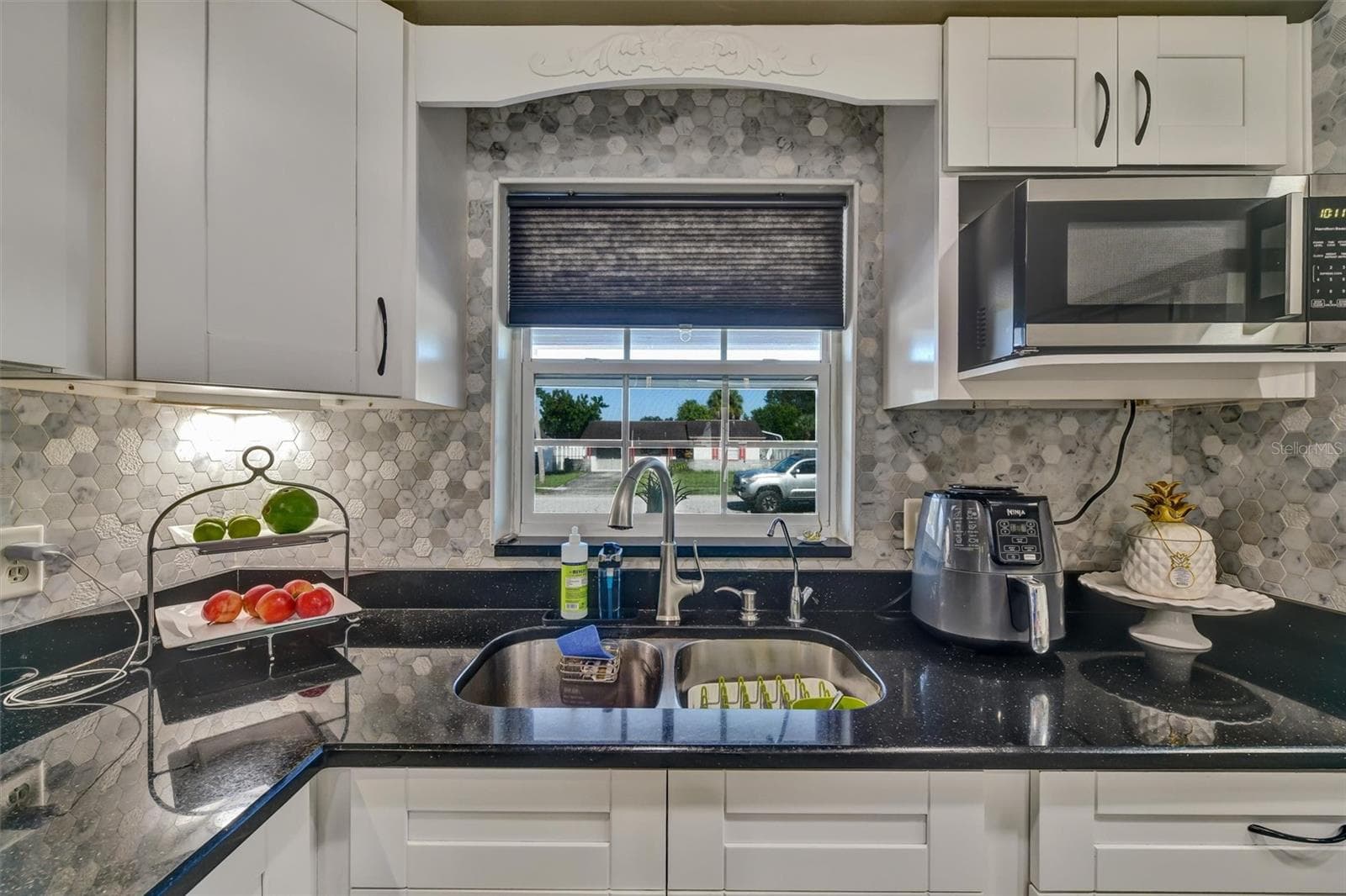 Single Family Residence at 8845 AUBURN WAY, TAMPA, photo 14 of 40
