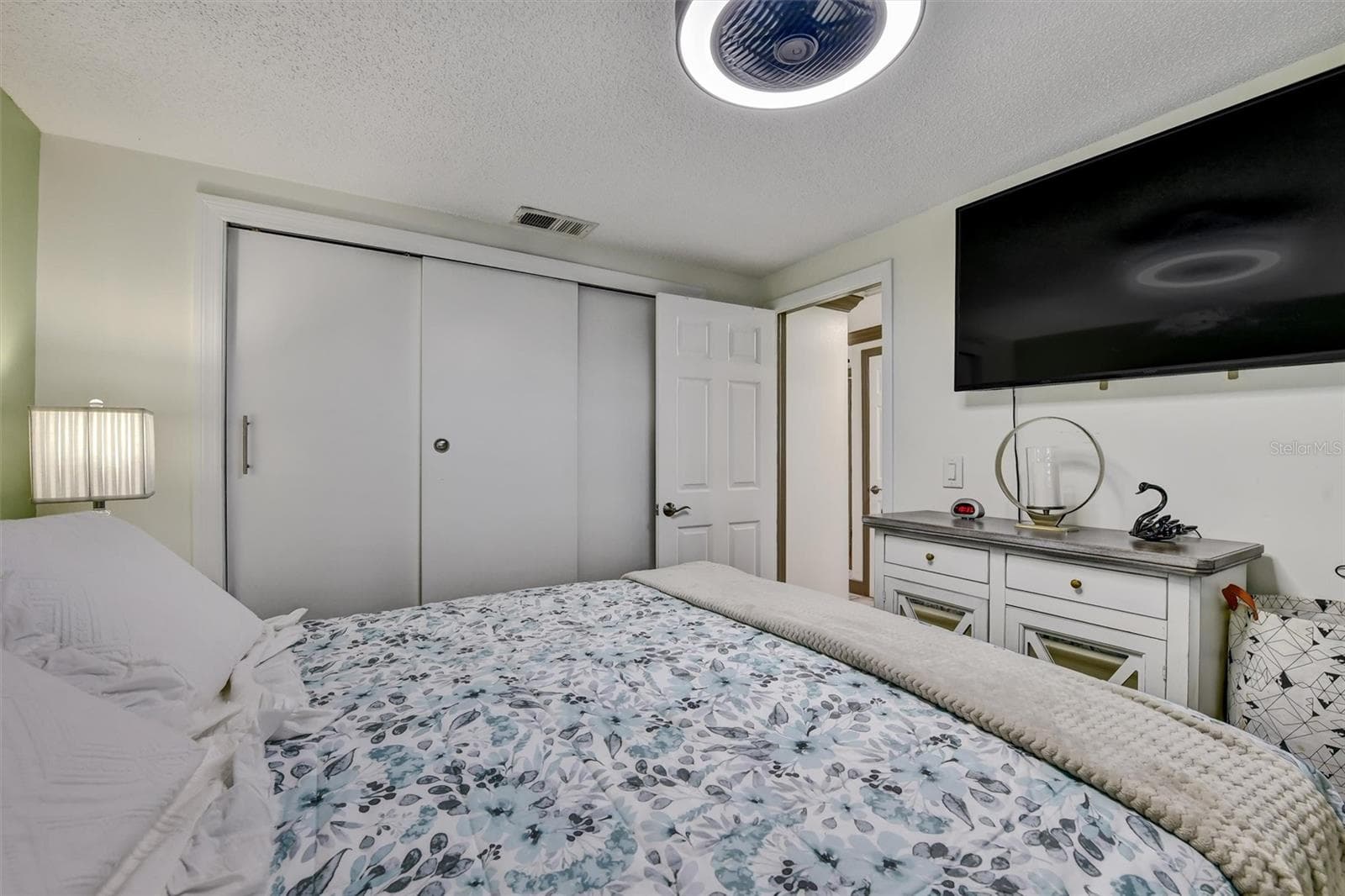 Single Family Residence at 8845 AUBURN WAY, TAMPA, photo 16 of 40