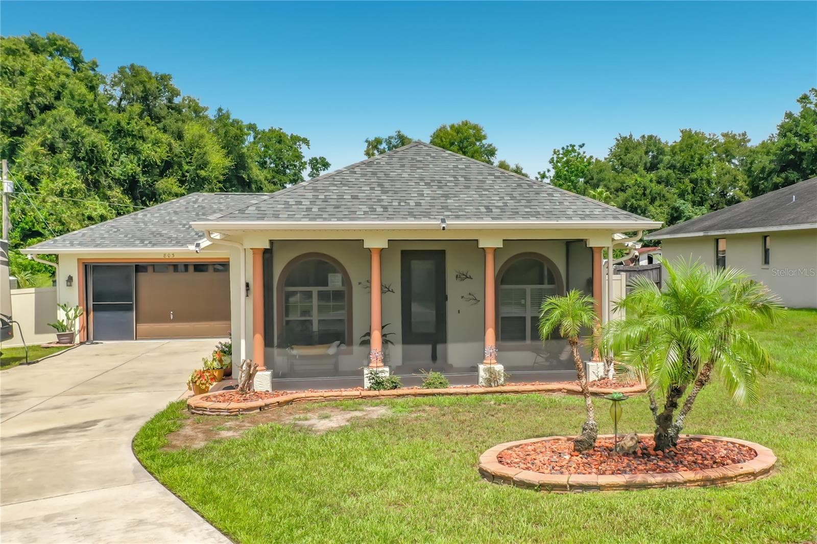 803 CRESTVIEW CIR N
