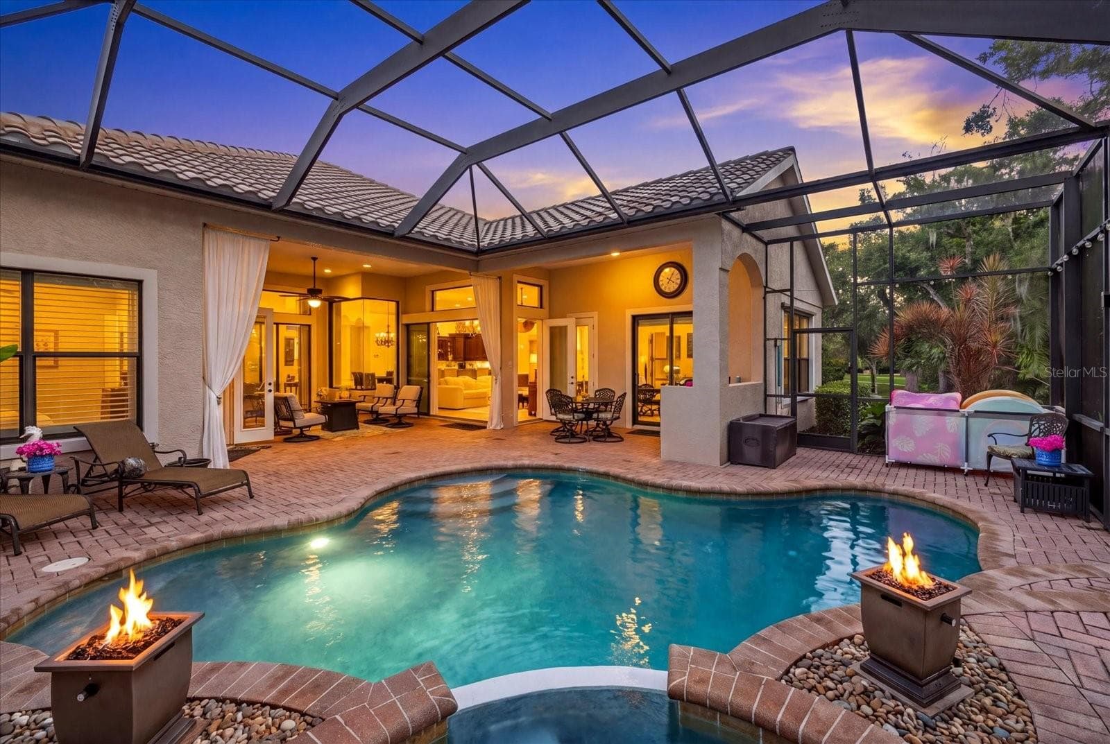Single Family Residence at 7651 PORTSTEWART DR, LAKEWOOD RANCH, photo 2 of 53