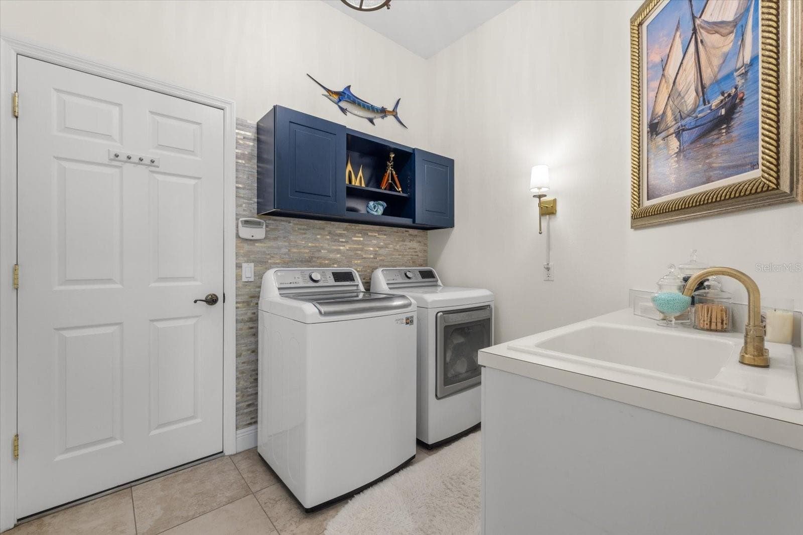 Single Family Residence at 7651 PORTSTEWART DR, LAKEWOOD RANCH, photo 15 of 53