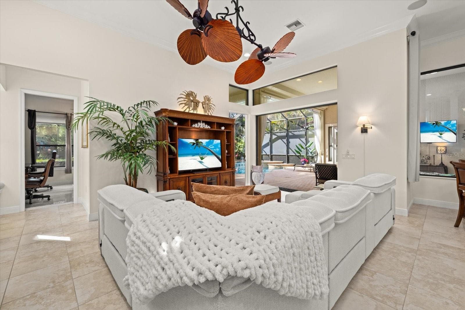Single Family Residence at 7651 PORTSTEWART DR, LAKEWOOD RANCH, photo 33 of 53