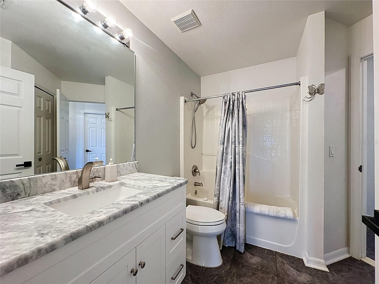 Guest Bathroom - 1428 PARK PL, HAINES CITY