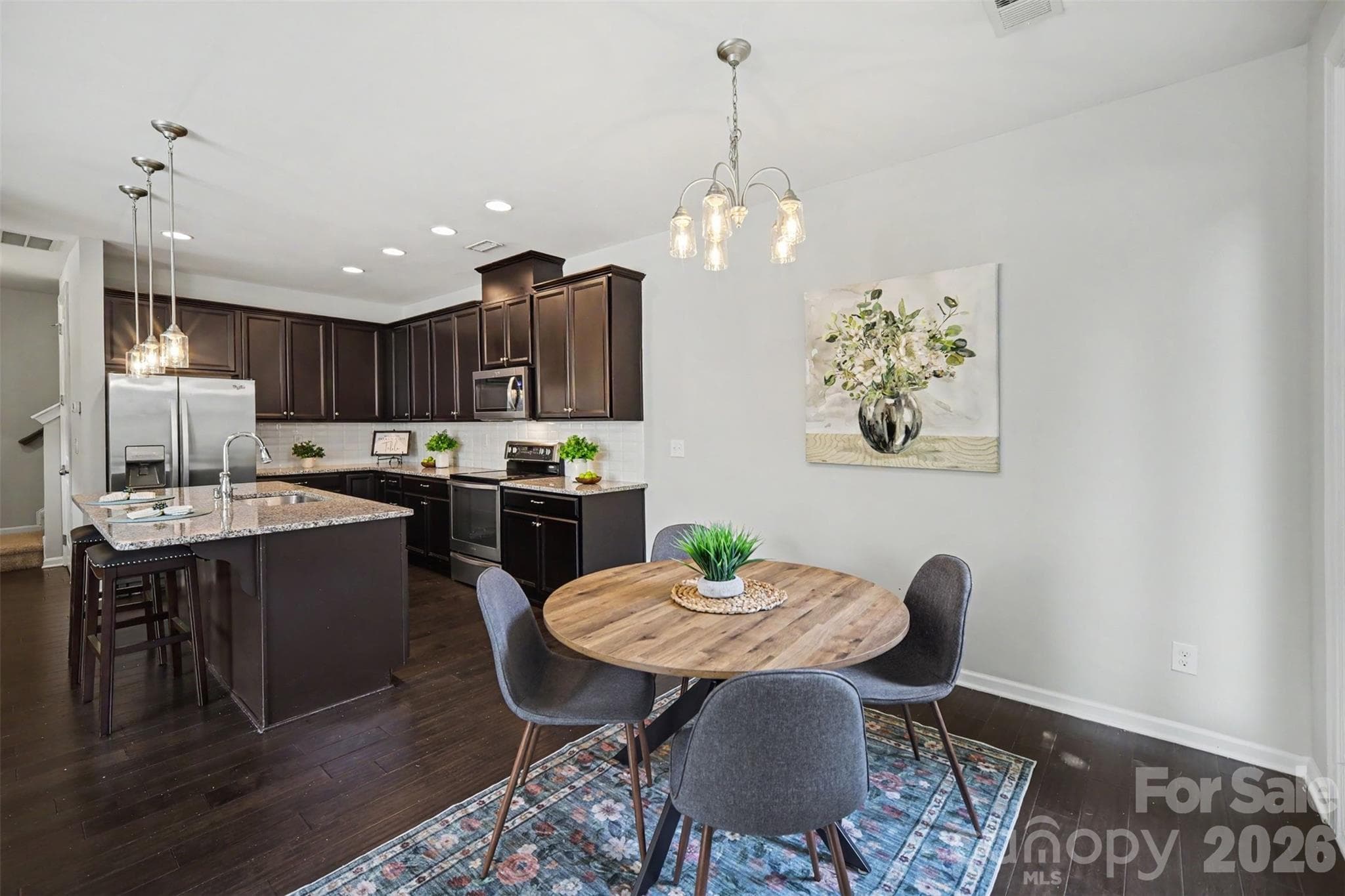 Spacious kitchen with island - 824 Ayrshire Avenue, Fort Mill
