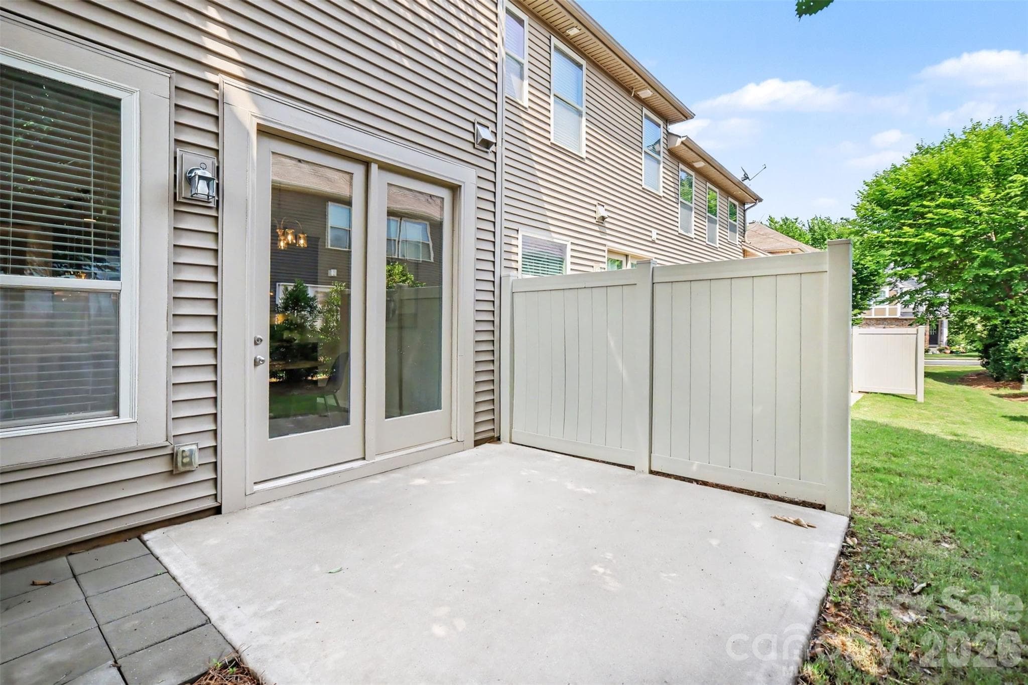 Patio with privacy wall - 824 Ayrshire Avenue, Fort Mill