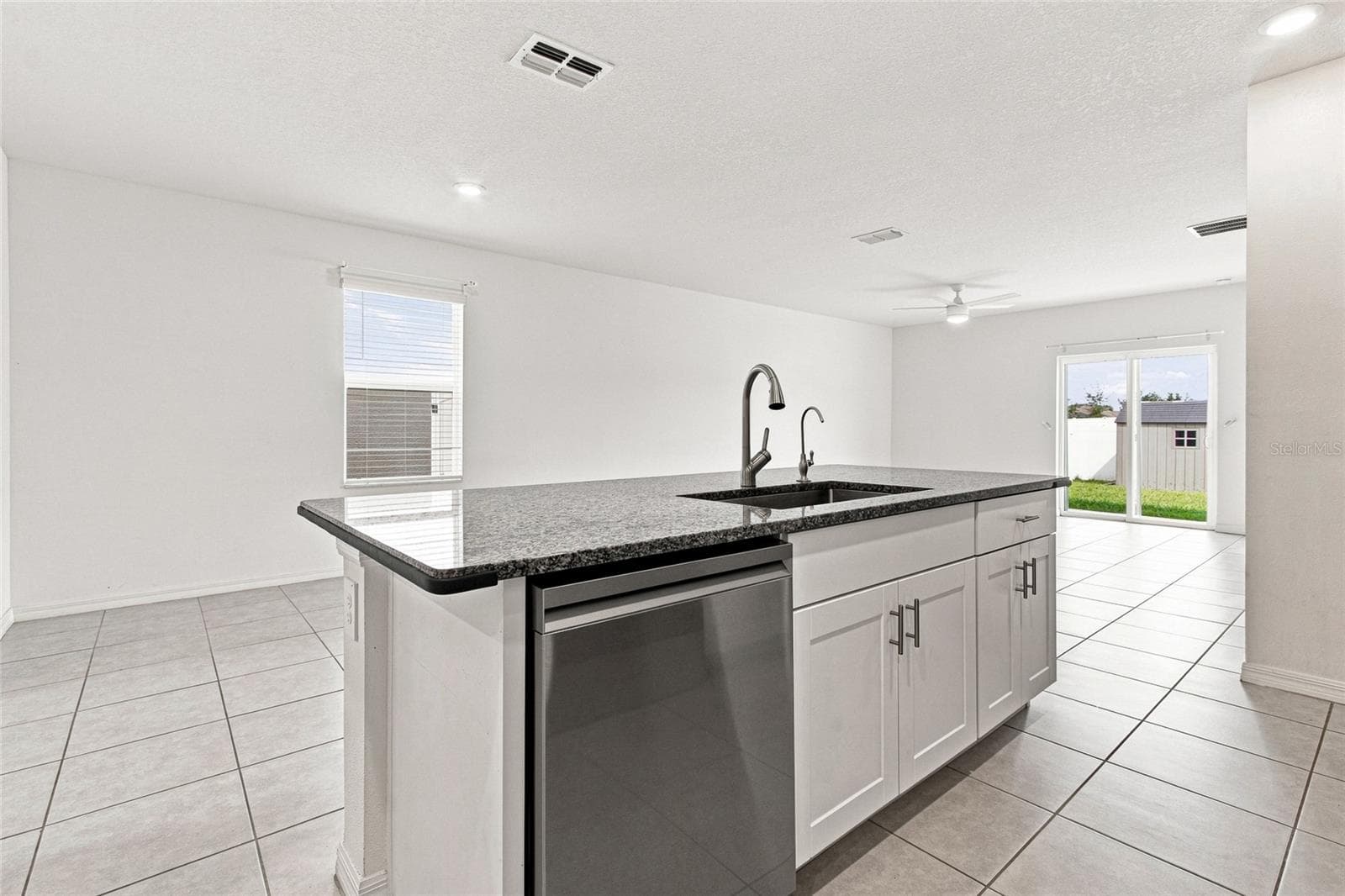 Large Breakfast Bar Island - 13659 NEWBRIDGE ST, SPRING HILL
