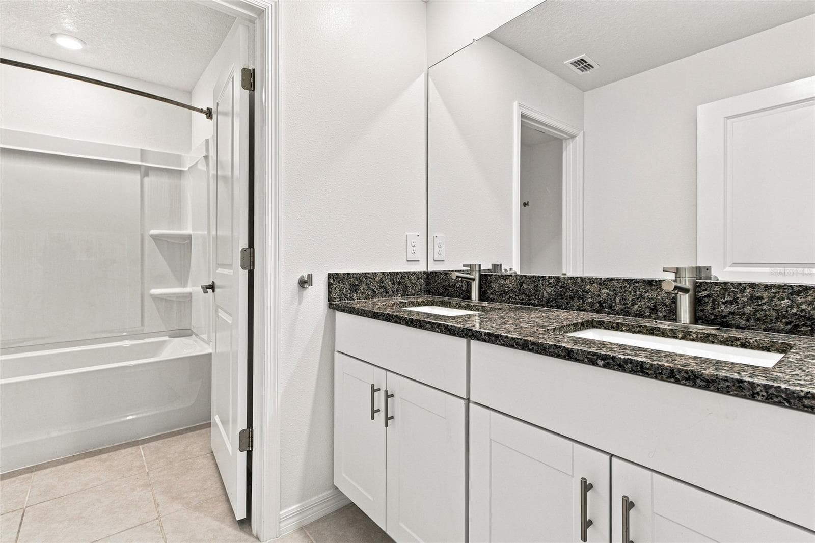Upstairs Bathroom - 13659 NEWBRIDGE ST, SPRING HILL