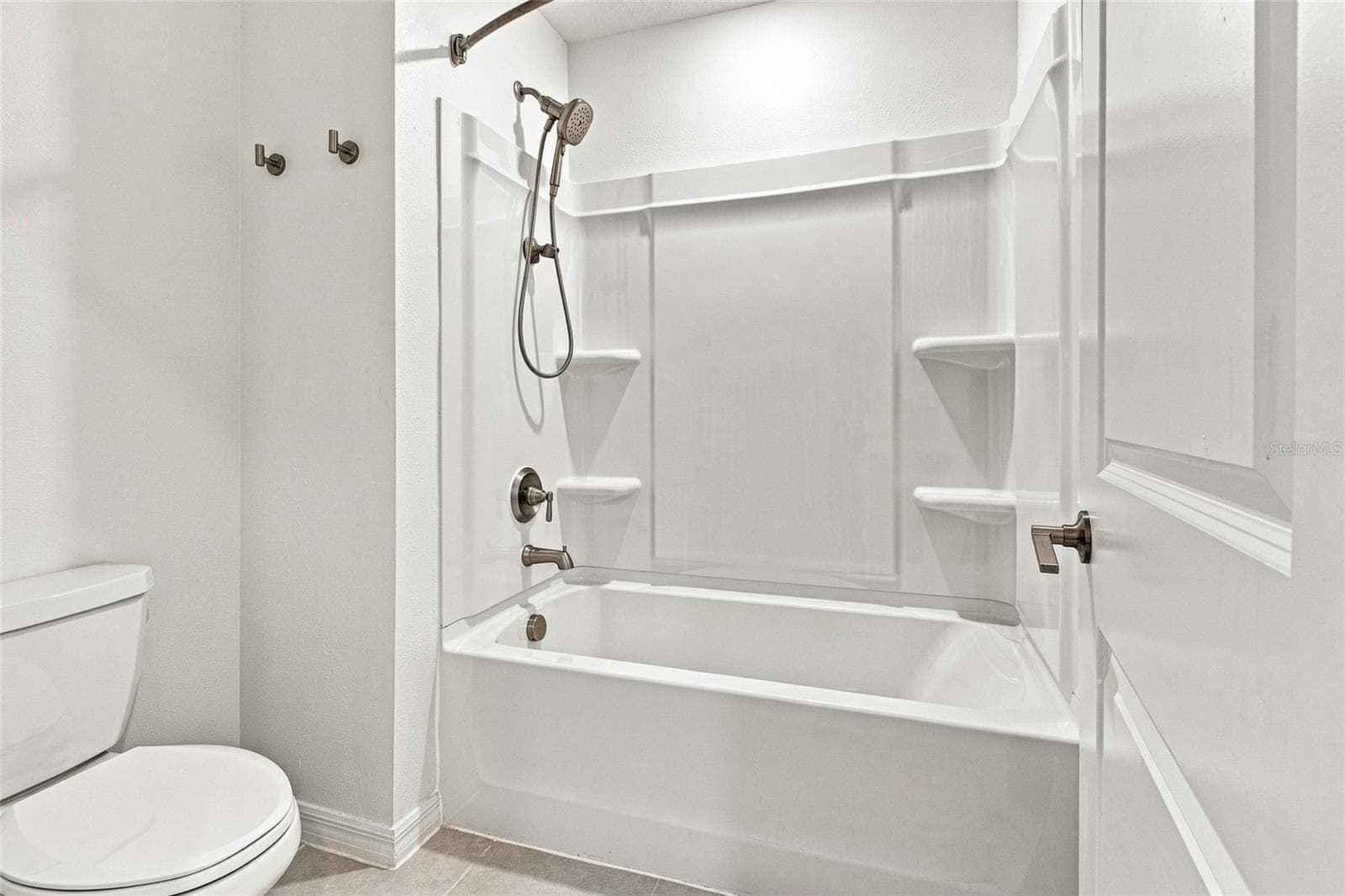 upstairs Shower/Tub - 13659 NEWBRIDGE ST, SPRING HILL