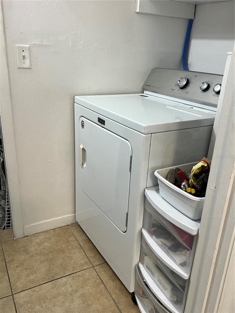 INSIDE LAUNDRY - 2280 HAGEN AVE, DELTONA