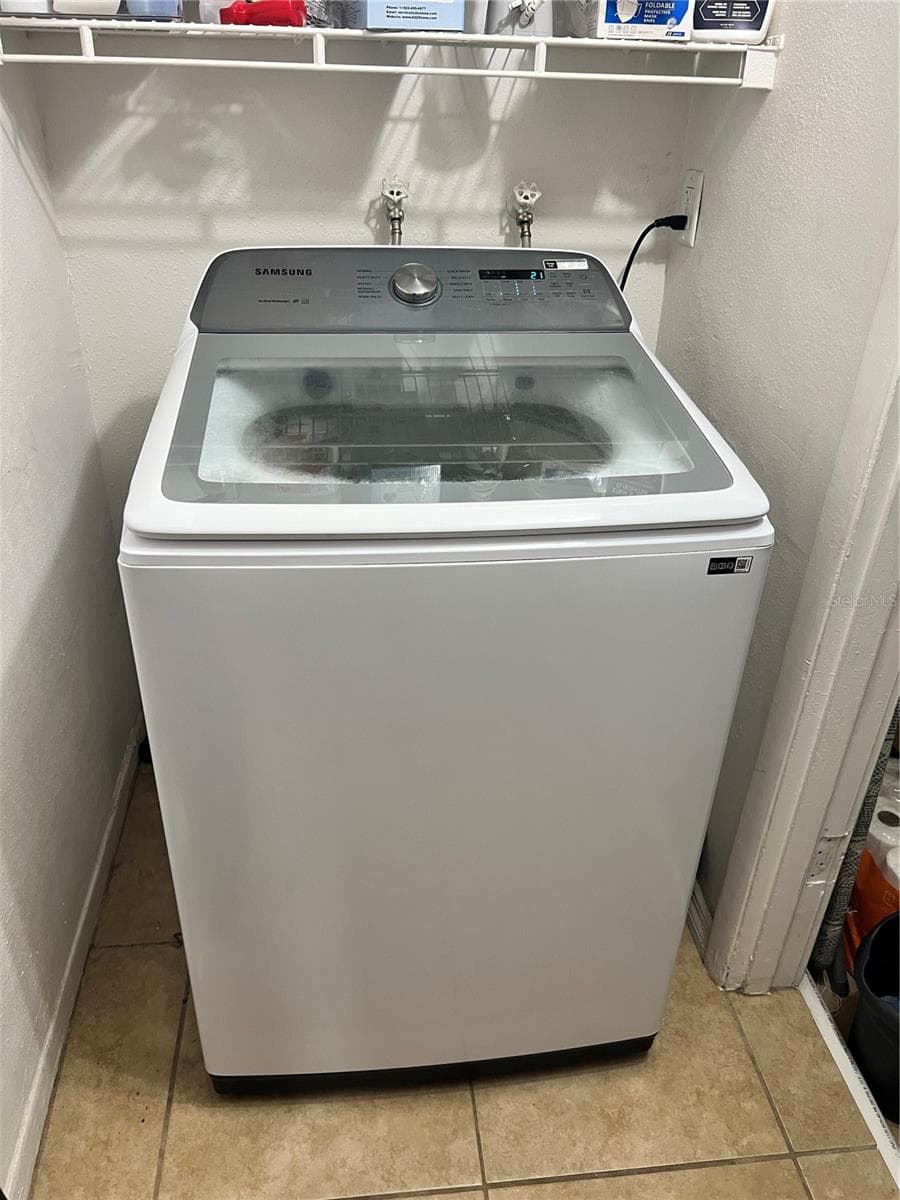 INSIDE LAUNDRY - 2280 HAGEN AVE, DELTONA