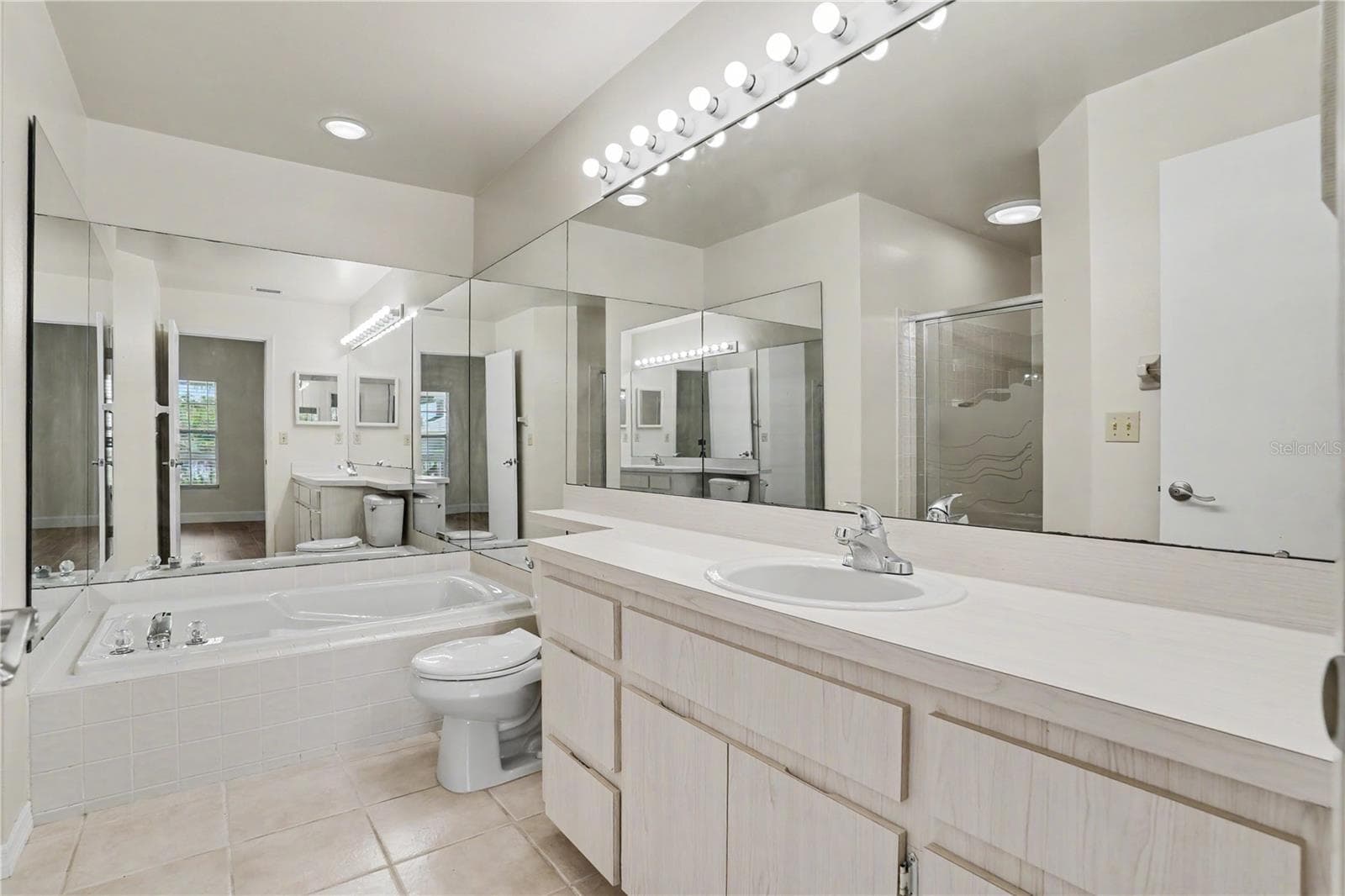 Condominium at 168 SUN ISLE CIR #168, TREASURE ISLAND, photo 20 of 43