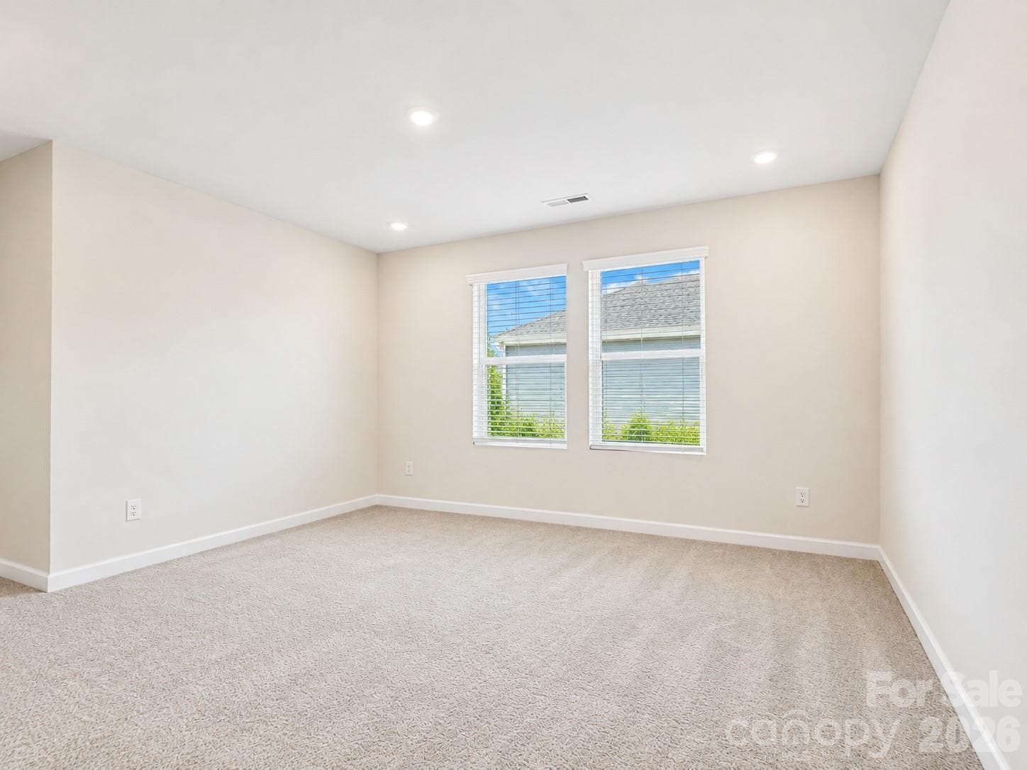Spacious Loft; 2nd living, offie or media room - 518 Nixon Road, Belmont