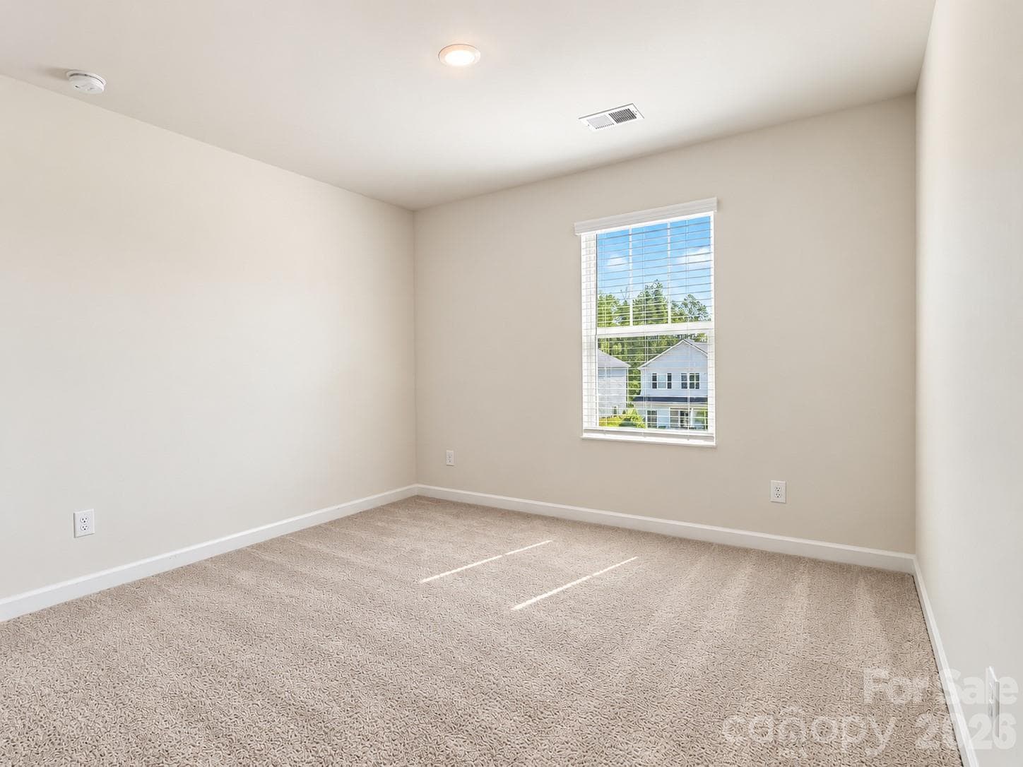 Guest bedroom with upstairs split floor plan off the loft. - 518 Nixon Road, Belmont