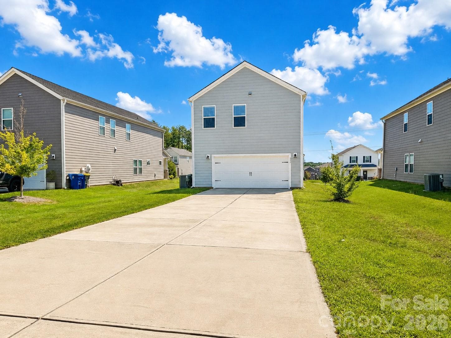Extended back driveway for extra parking for 4+ cars - 518 Nixon Road, Belmont