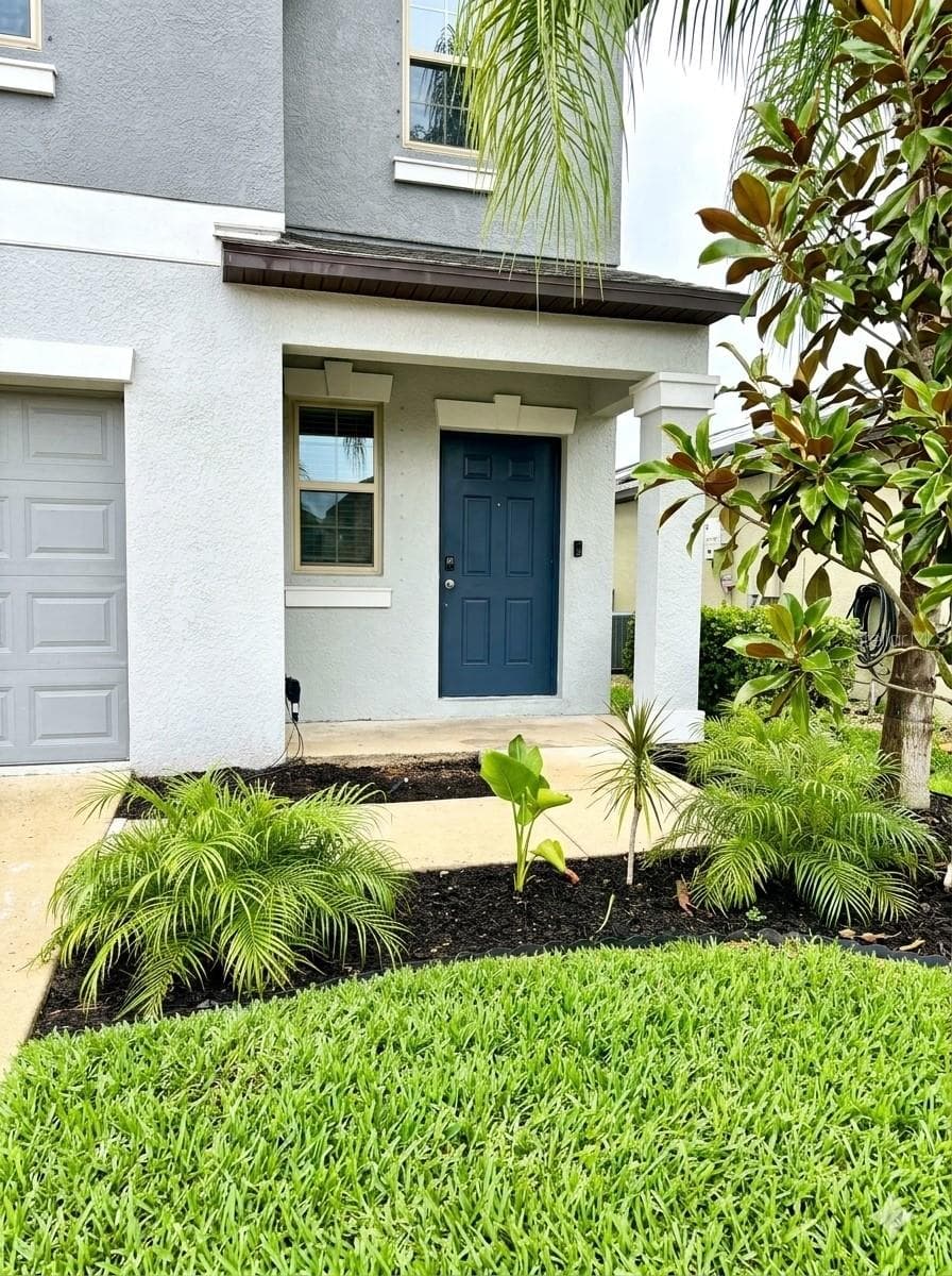 Single Family Residence at 14832 CRESCENT ROCK DR, WIMAUMA, photo 2 of 37